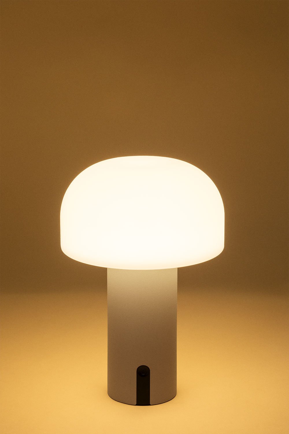 Lámpara de mesa LED inalámbrica para exterior en polietileno y hierro Jadzia, imagen de galer&iacute;a 3