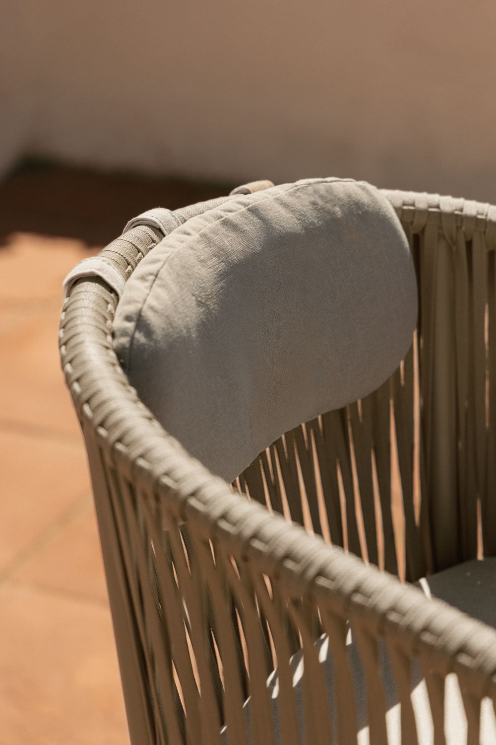 Pack de 4 sillas de jardín apilables con reposabrazos en aluminio y cuerda trenzada Ondina , imagen de galer&iacute;a 2