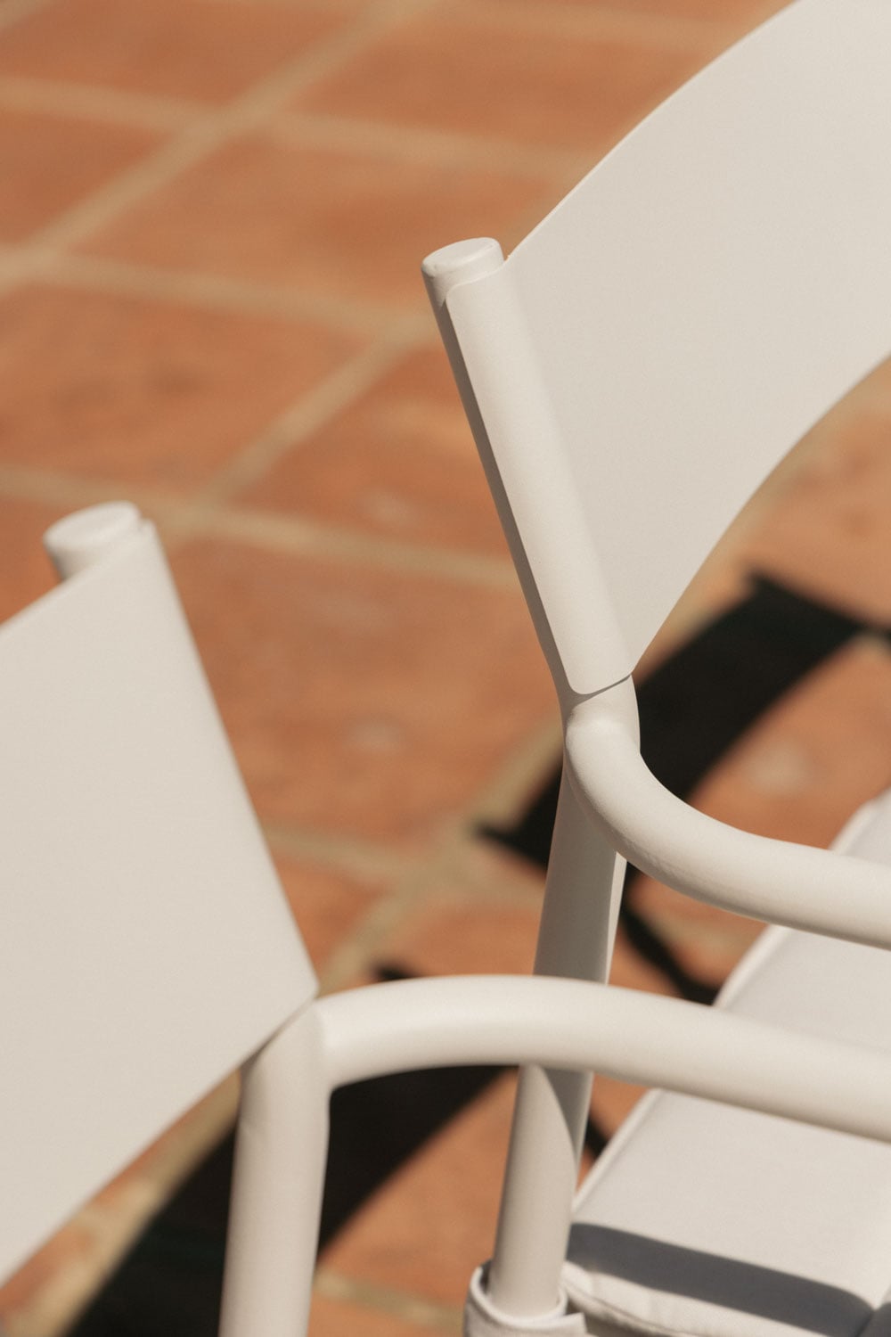Silla de jardín apilable con reposabrazos en acero Tossa , imagen de galer&iacute;a 2