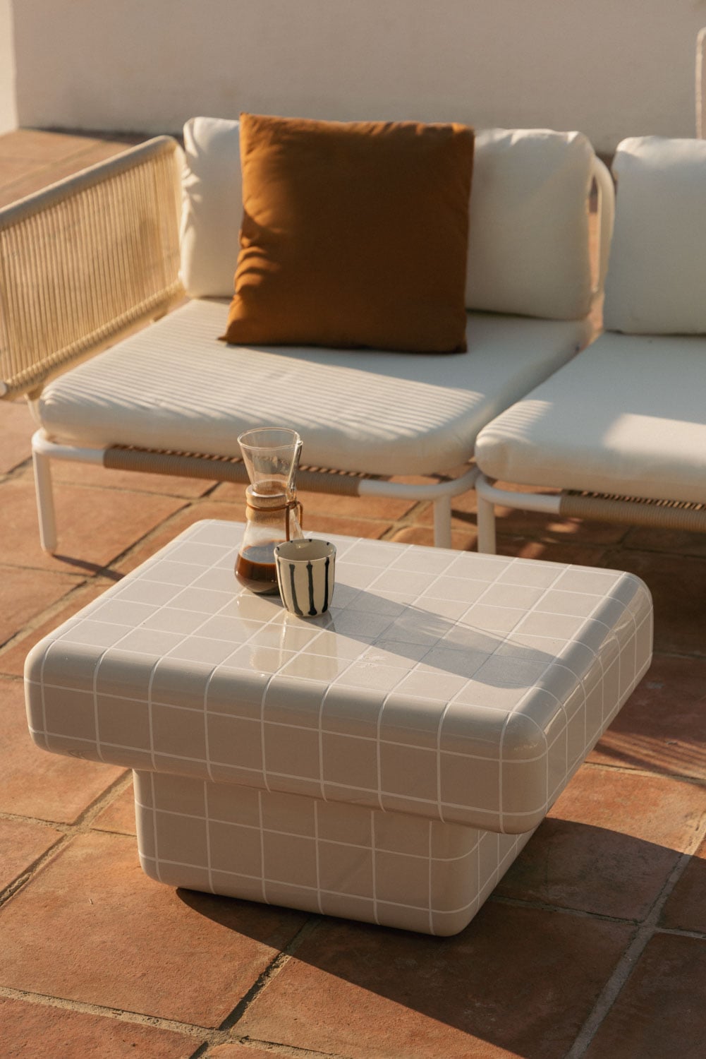 Mesa de centro para jardín rectangular en cemento look azulejo Eleonor, imagen de galer&iacute;a 1