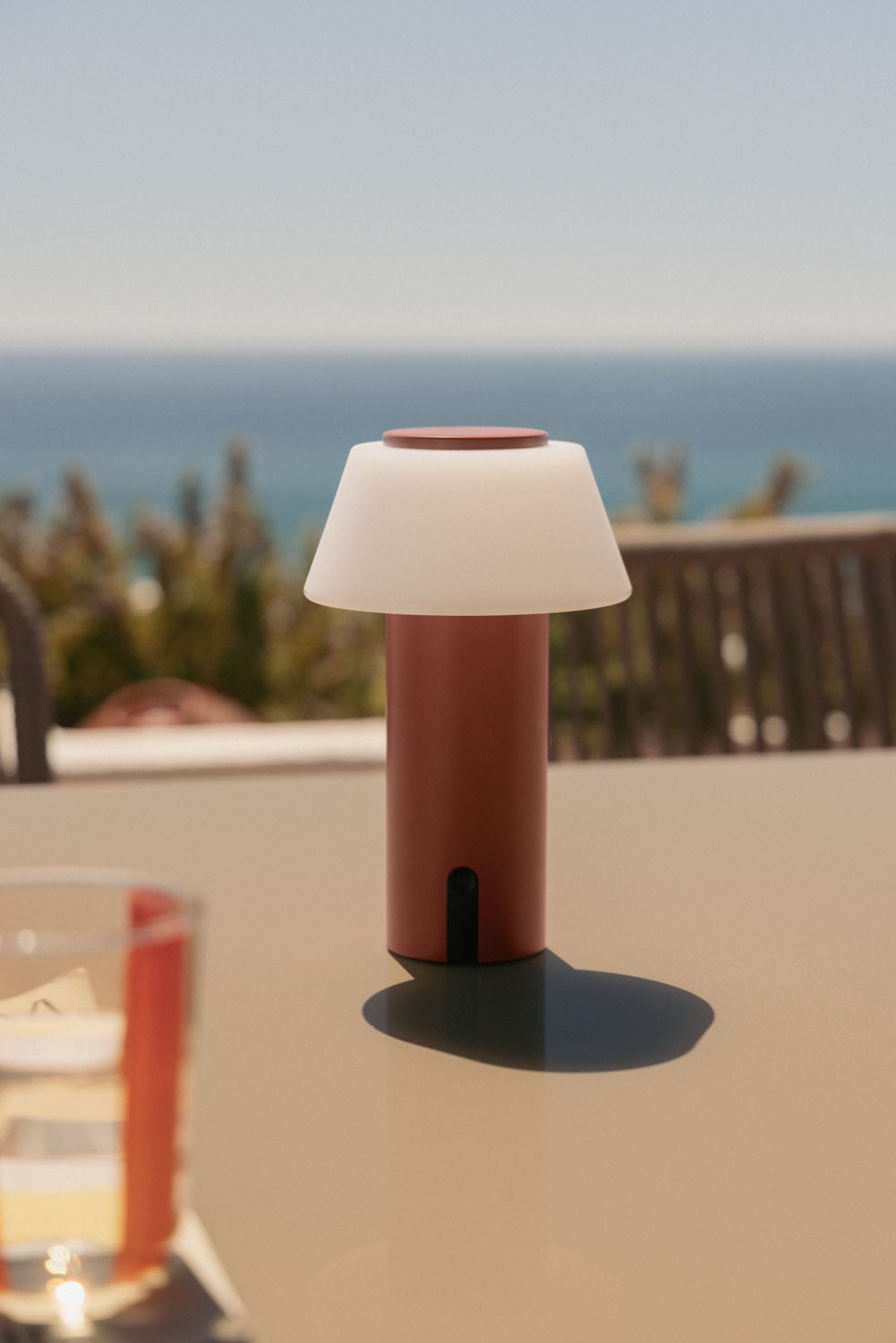 Lámpara de mesa LED inalámbrica para exterior en hierro Socotra , imagen de galer&iacute;a 1