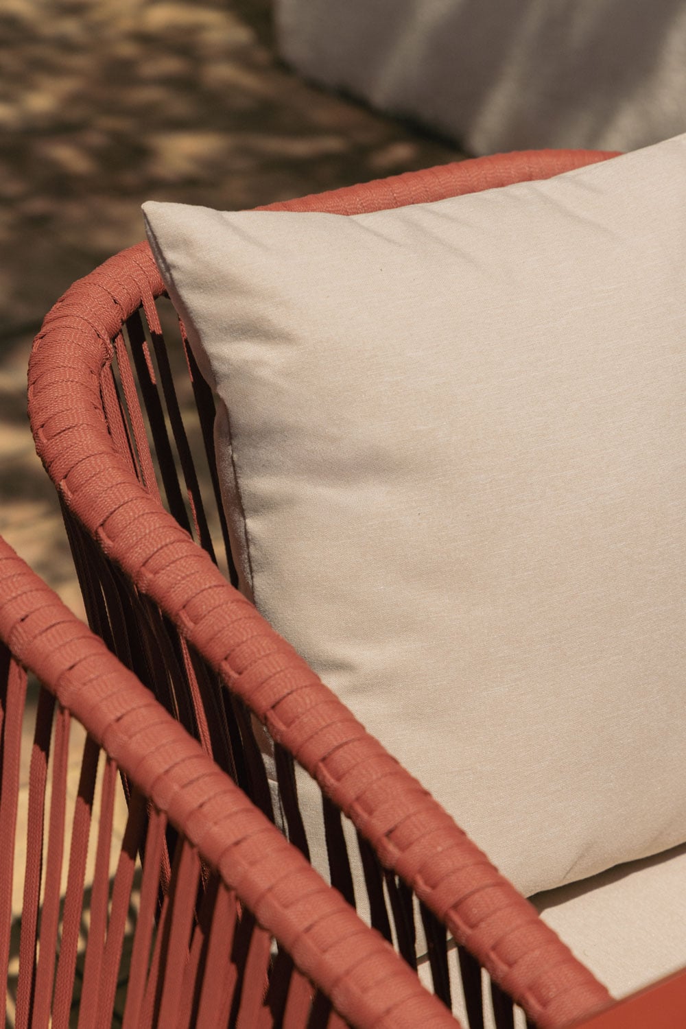 Silla de jardín con reposabrazos en cuerda trenzada Arhiza Classic, imagen de galer&iacute;a 2