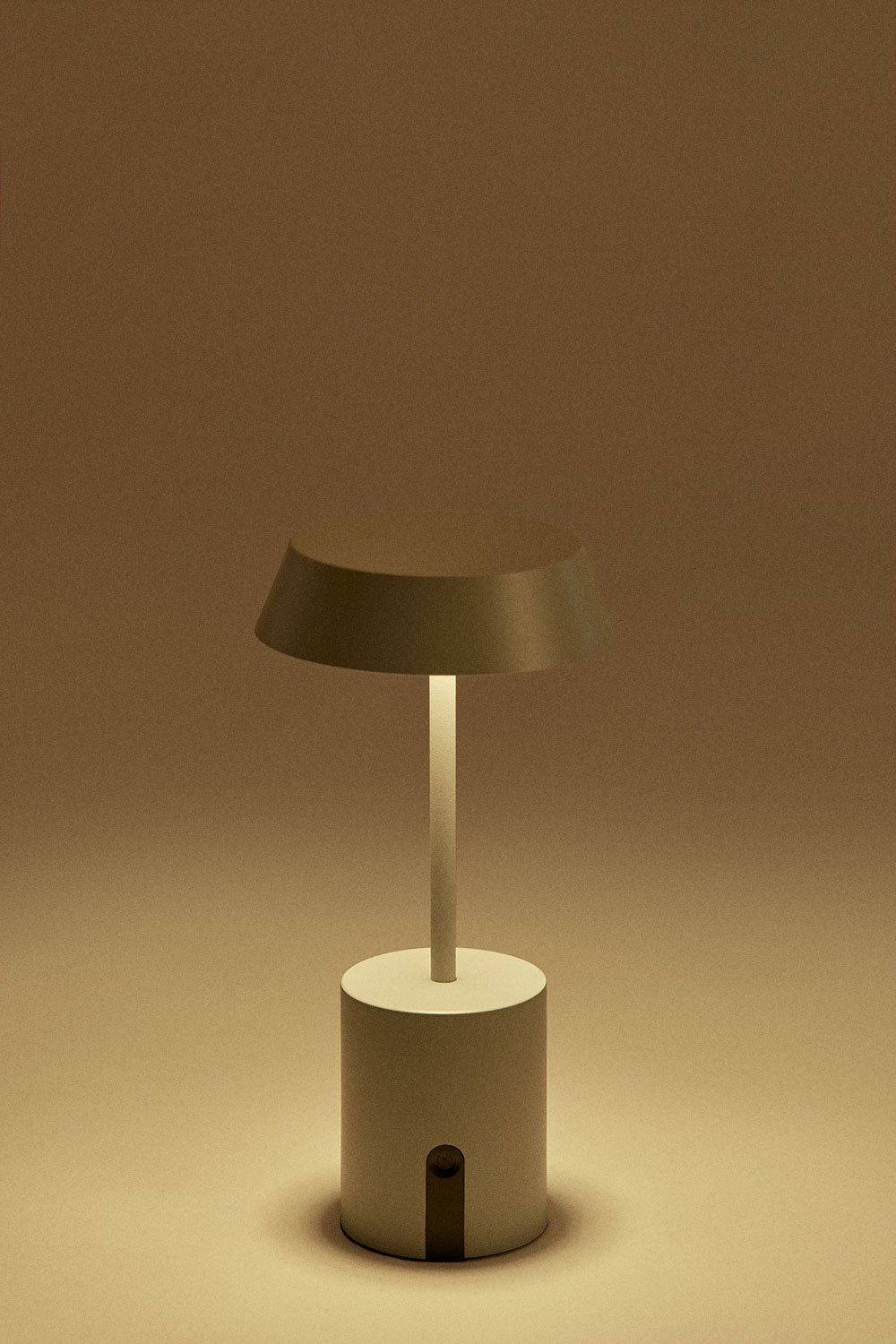 Lámpara de mesa LED inalámbrica Uliana, imagen de galer&iacute;a 2