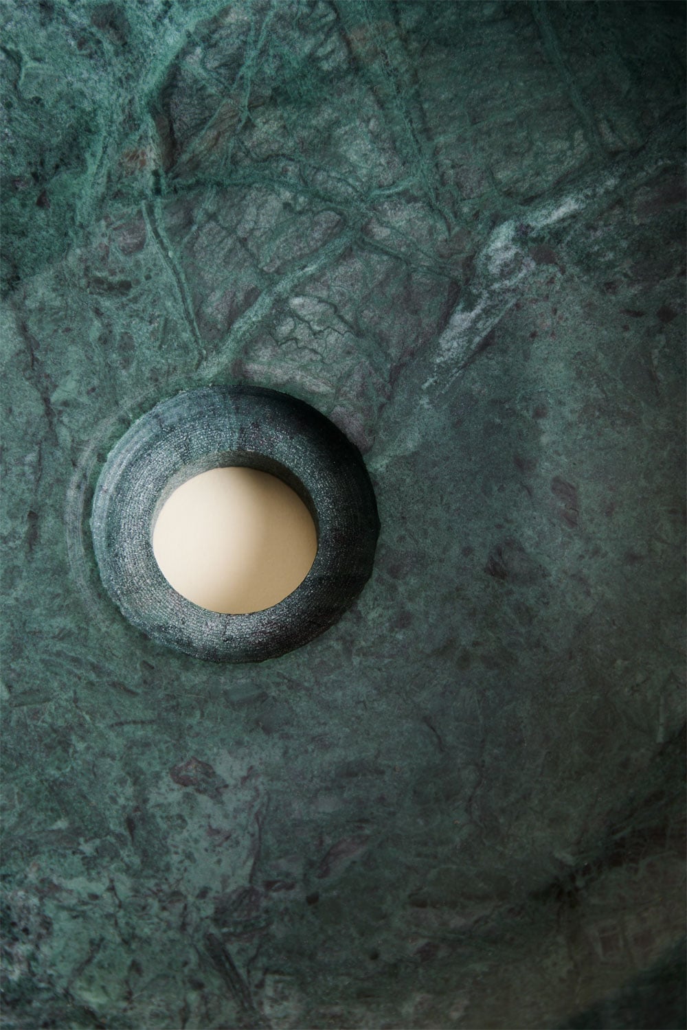 Lavabo redondo Ø40 cm en piedra natural Eskel, imagen de galer&iacute;a 4