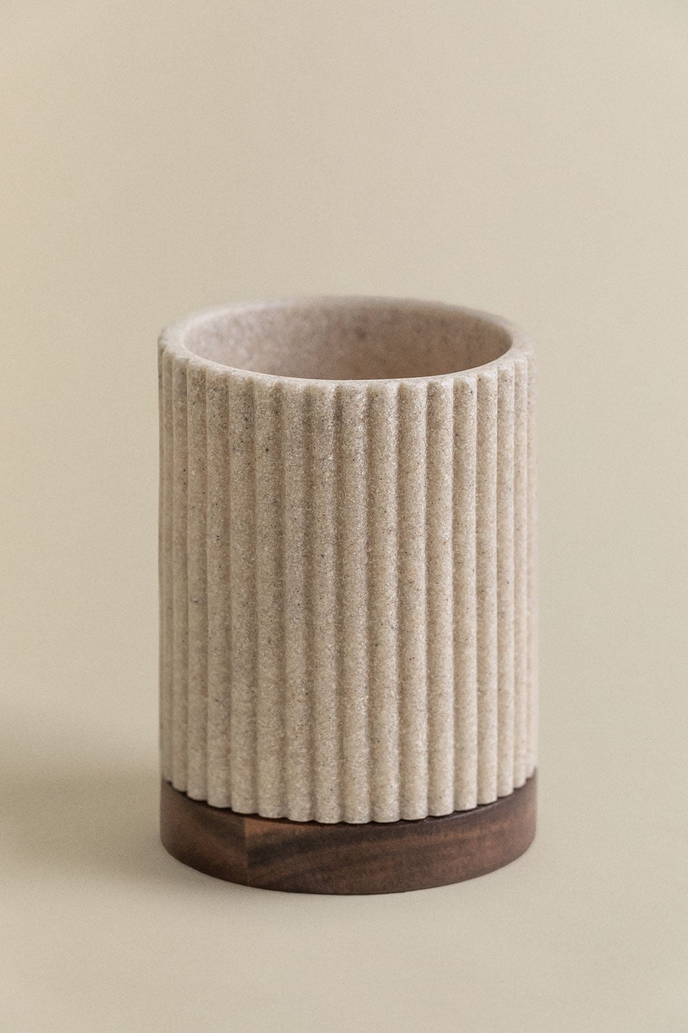 Portacepillos en poliresina beige nude Wassila, imagen de galer&iacute;a 2