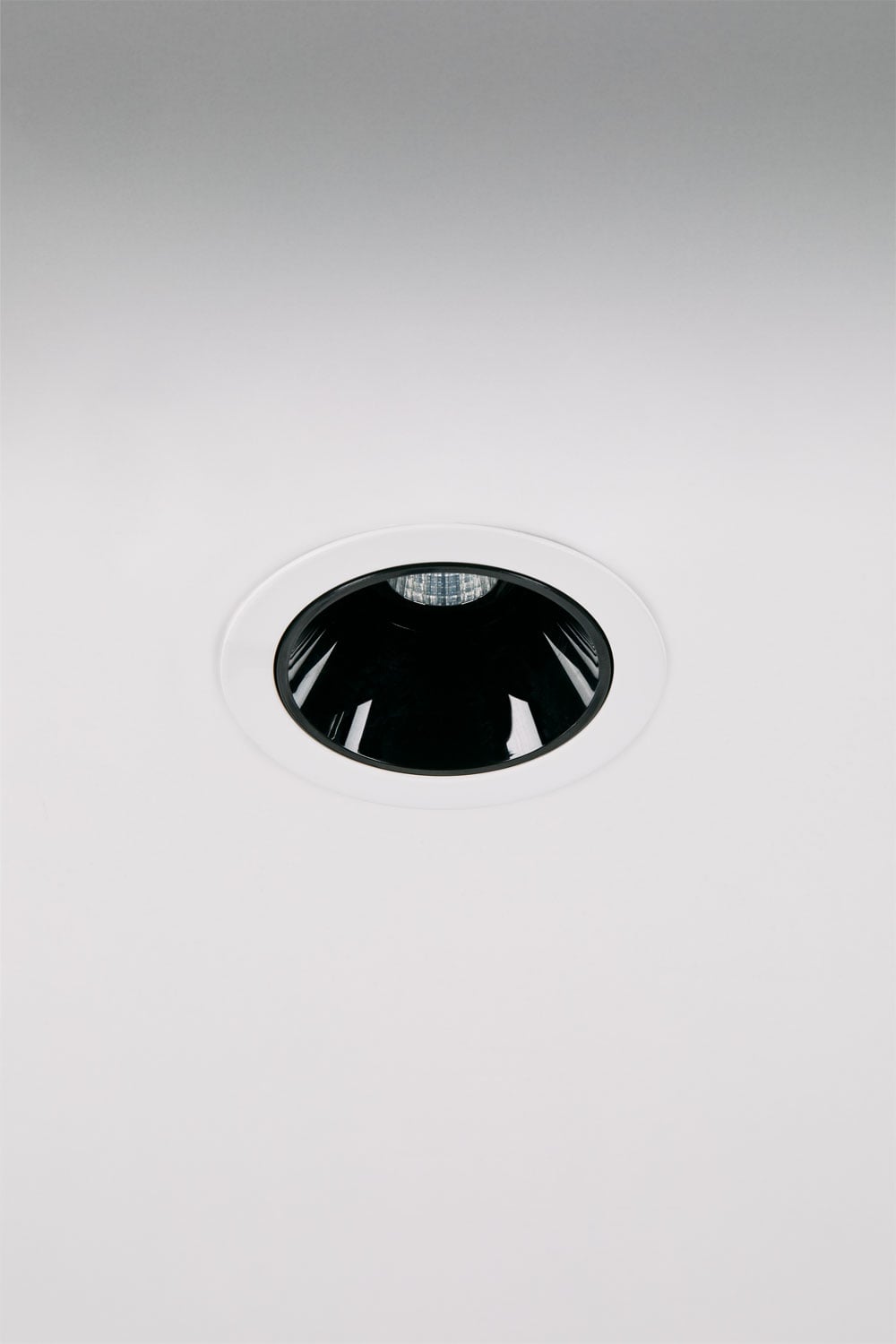 Downlight LED empotrable con marco redondo Ø7 cm para exterior en aluminio Luisiana, imagen de galeria 1