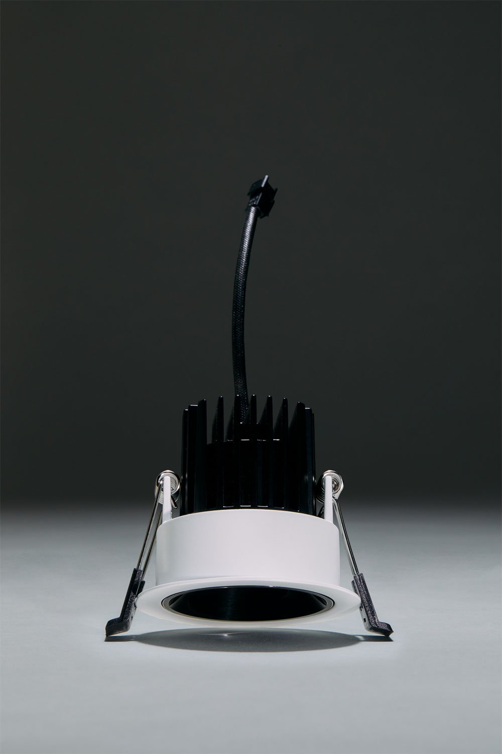 Downlight LED empotrable con marco redondo Ø7 cm para exterior en aluminio Luisiana, imagen de galeria 3