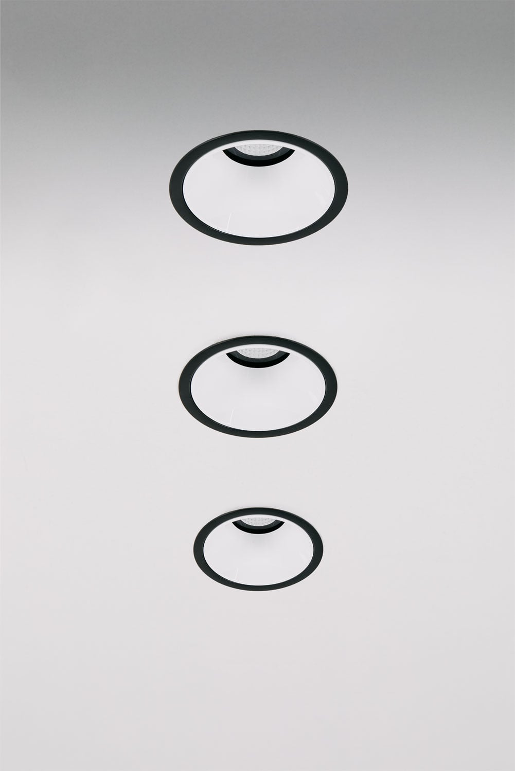 Pack de 3 downlights LED empotrables con marcos redondos Ø8 cm para exterior en aluminio Luisiana, imagen de galeria 1