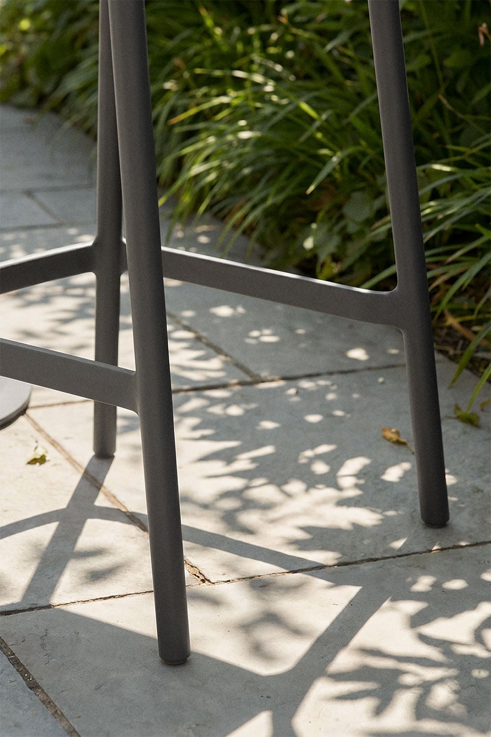 Taburete alto de jardín apilable en polipropileno Brenza, imagen de galer&iacute;a 2