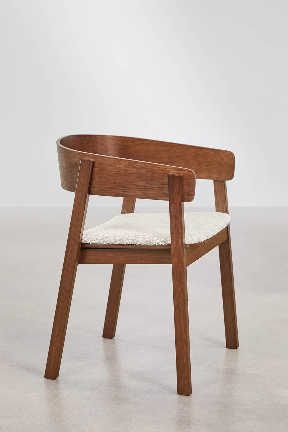 Silla de comedor con reposabrazos en madera de roble Olsen, imagen de galer&iacute;a 2