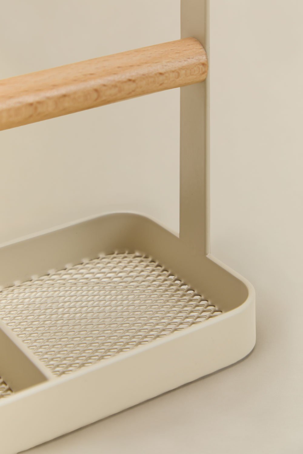 Organizador de utensilios de cocina en hierro y madera de caucho Celine, imagen de galer&iacute;a 7