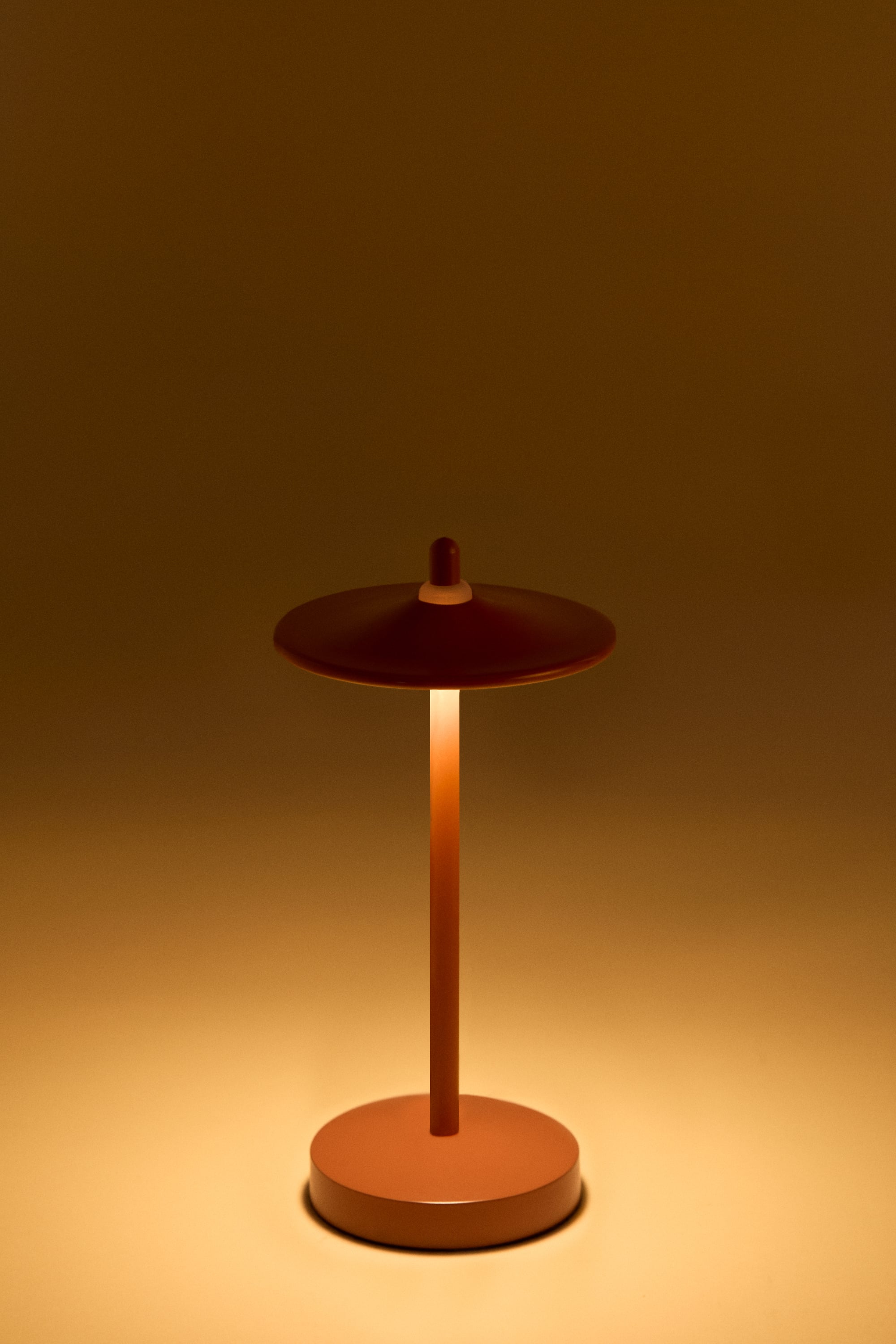 Lámpara de mesa LED inalámbrica para exterior en hierro Zuniga   , imagen de galer&iacute;a 2