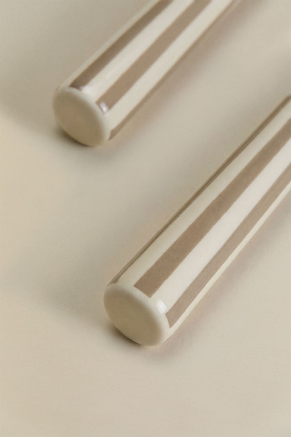 Set de 2 cubiertos para ensalada en acero inoxidable y cerámica Ireli, imagen de galer&iacute;a 4