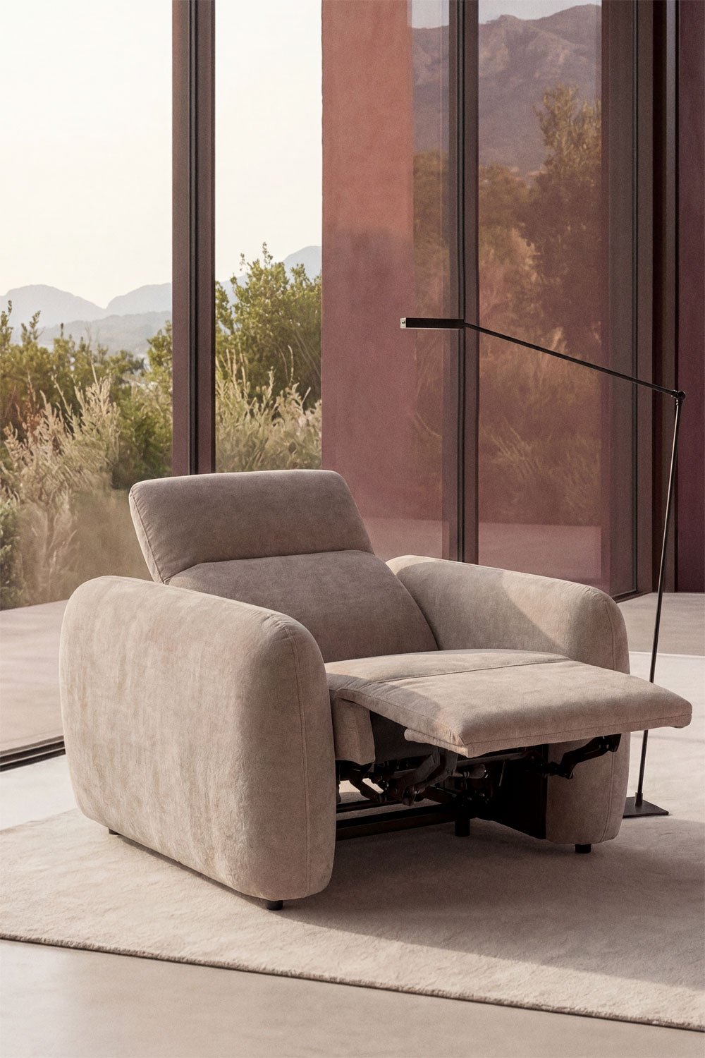 Sillón reclinable eléctrico tapizado Peggy, imagen de galer&iacute;a 2