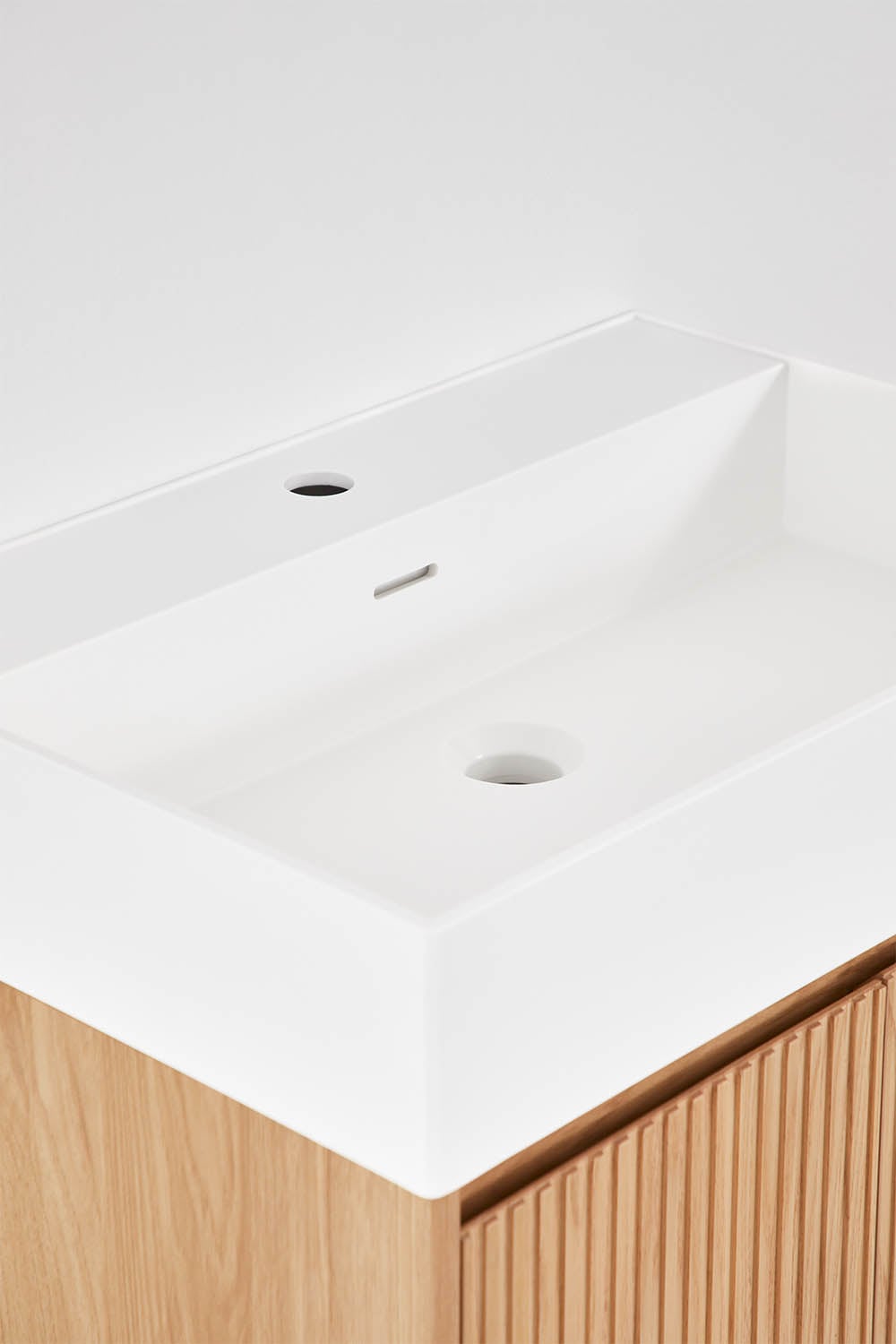 Conjunto de mueble de baño suspendido 60x40 cm en madera con lavabo integrado Genevie, imagen de galer&iacute;a 4
