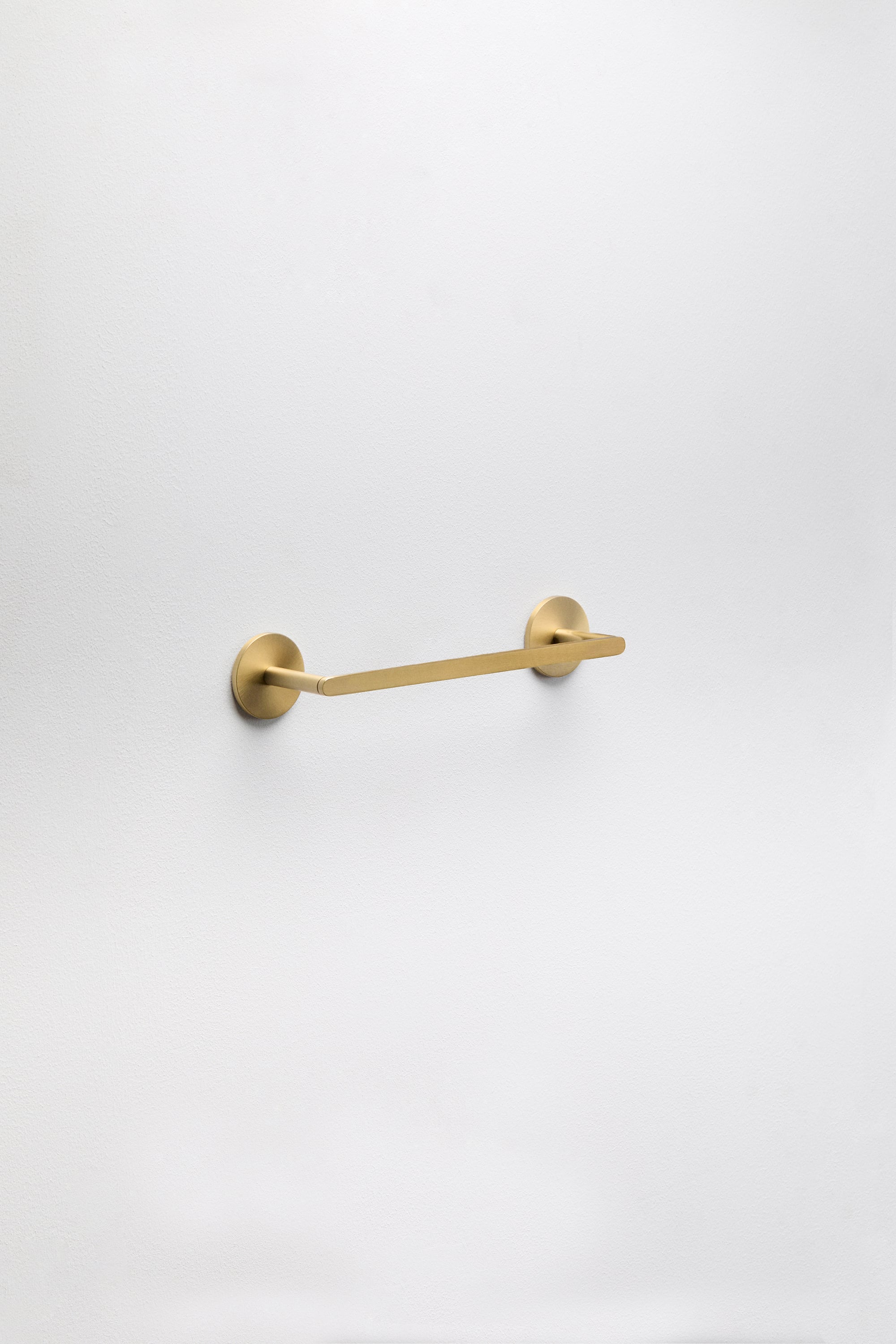 Toallero de pared con barra 30 cm para baño en acero inoxidable dorado cepillado Caldrumi, imagen de galer&iacute;a 1