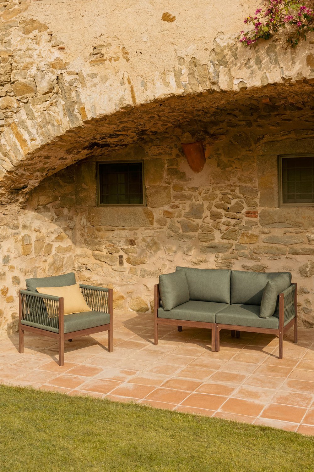 Conjunto de jardín con sofá modular de 2 piezas con reposabrazos y sillón en madera de acacia Branson  , imagen de galer&iacute;a 1