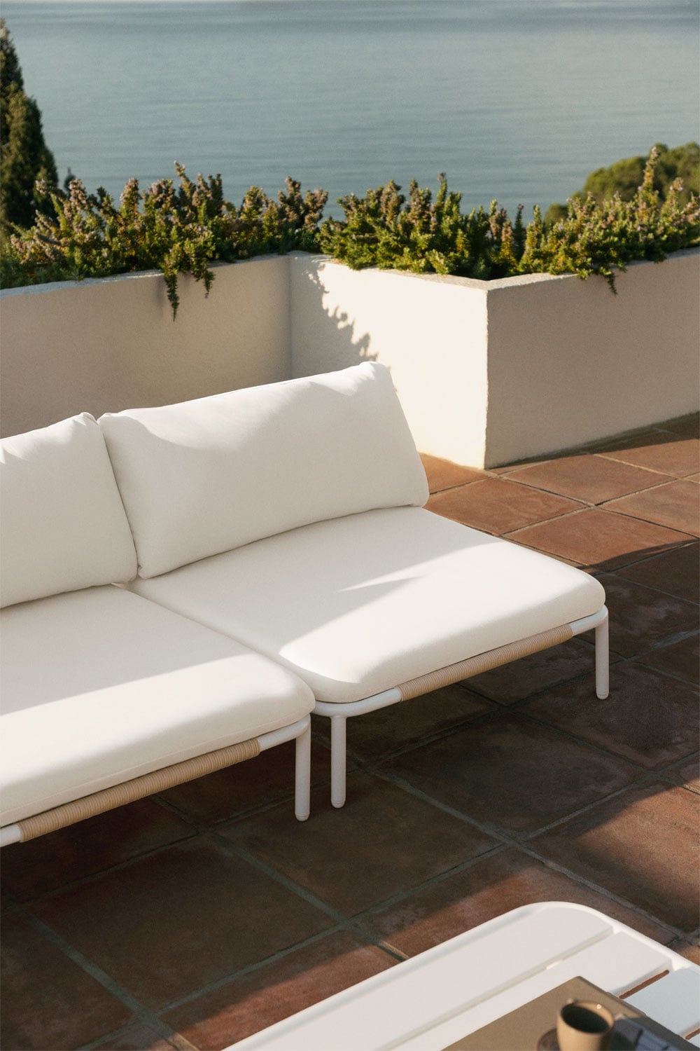 Sofá modular de jardín esquinero de 3 piezas en acero Roubly, imagen de galer&iacute;a 2
