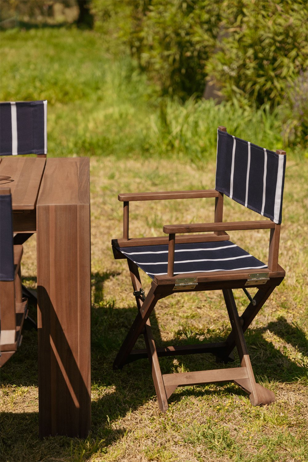 Pack de 2 sillas de director plegables de jardín en madera de acacia Ridley, imagen de galer&iacute;a 1