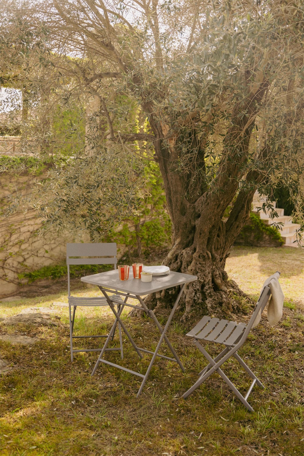 Set de mesa cuadrada 60x60 cm plegable y 2 sillas de jardín en acero Tamarit, imagen de galer&iacute;a 1