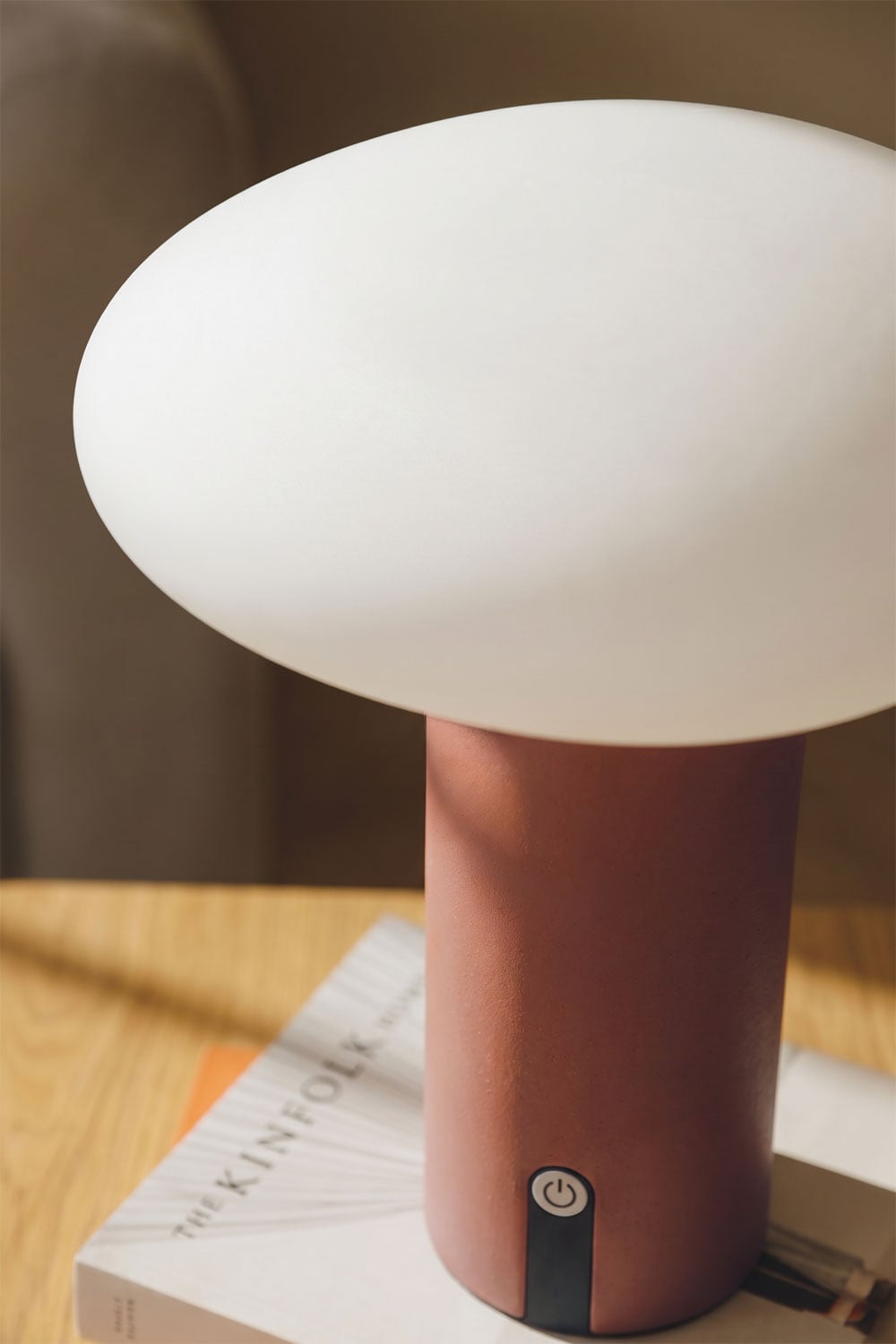 Lámpara de mesa LED inalámbrica en hierro Zosima, imagen de galer&iacute;a 2