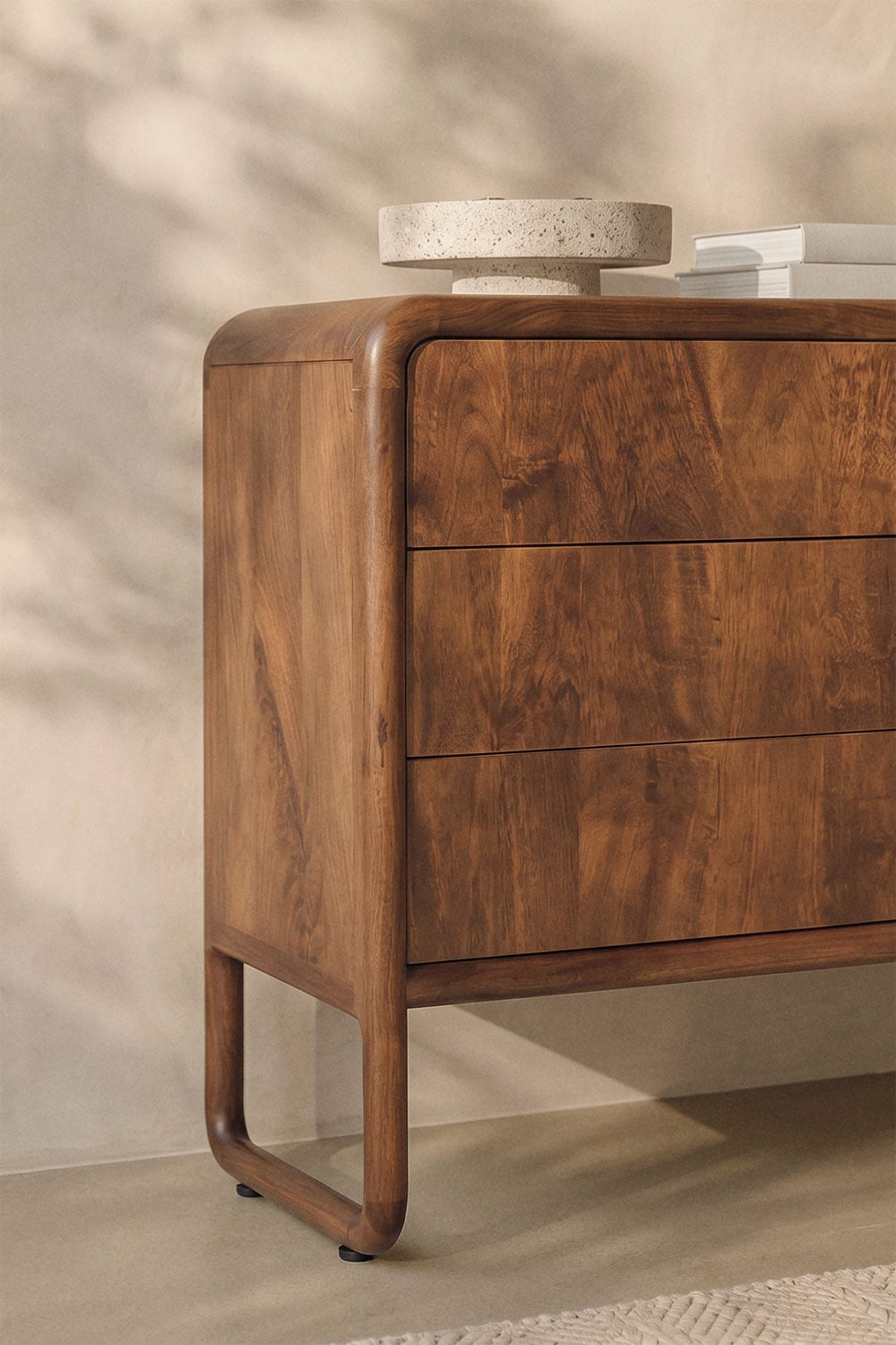 Cómoda de 3 cajones 90x40 cm en madera de mango oscura Maupaul, imagen de galer&iacute;a 2