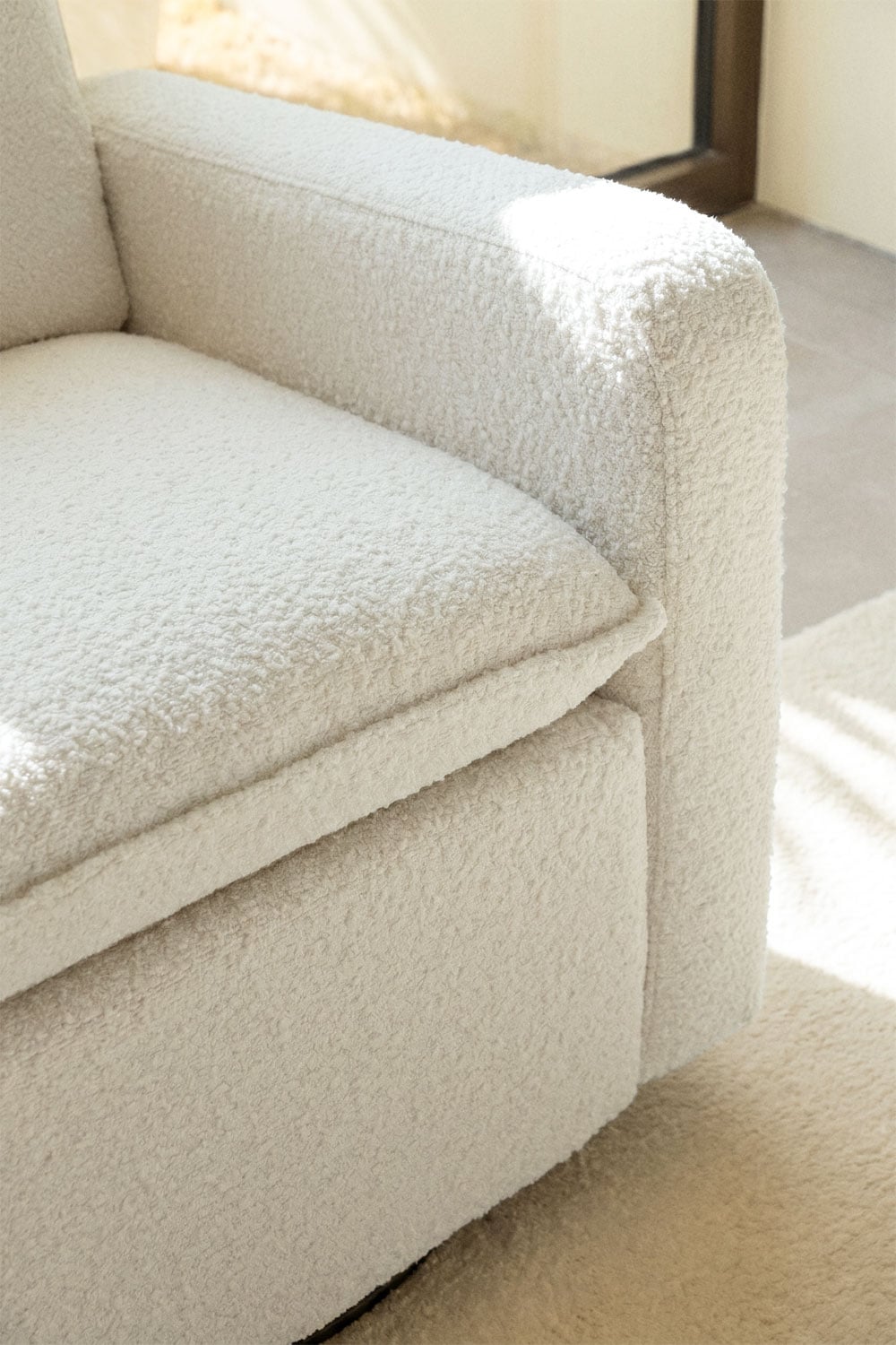 Sillón reclinable y giratorio en tela bouclé Nolon, imagen de galer&iacute;a 3