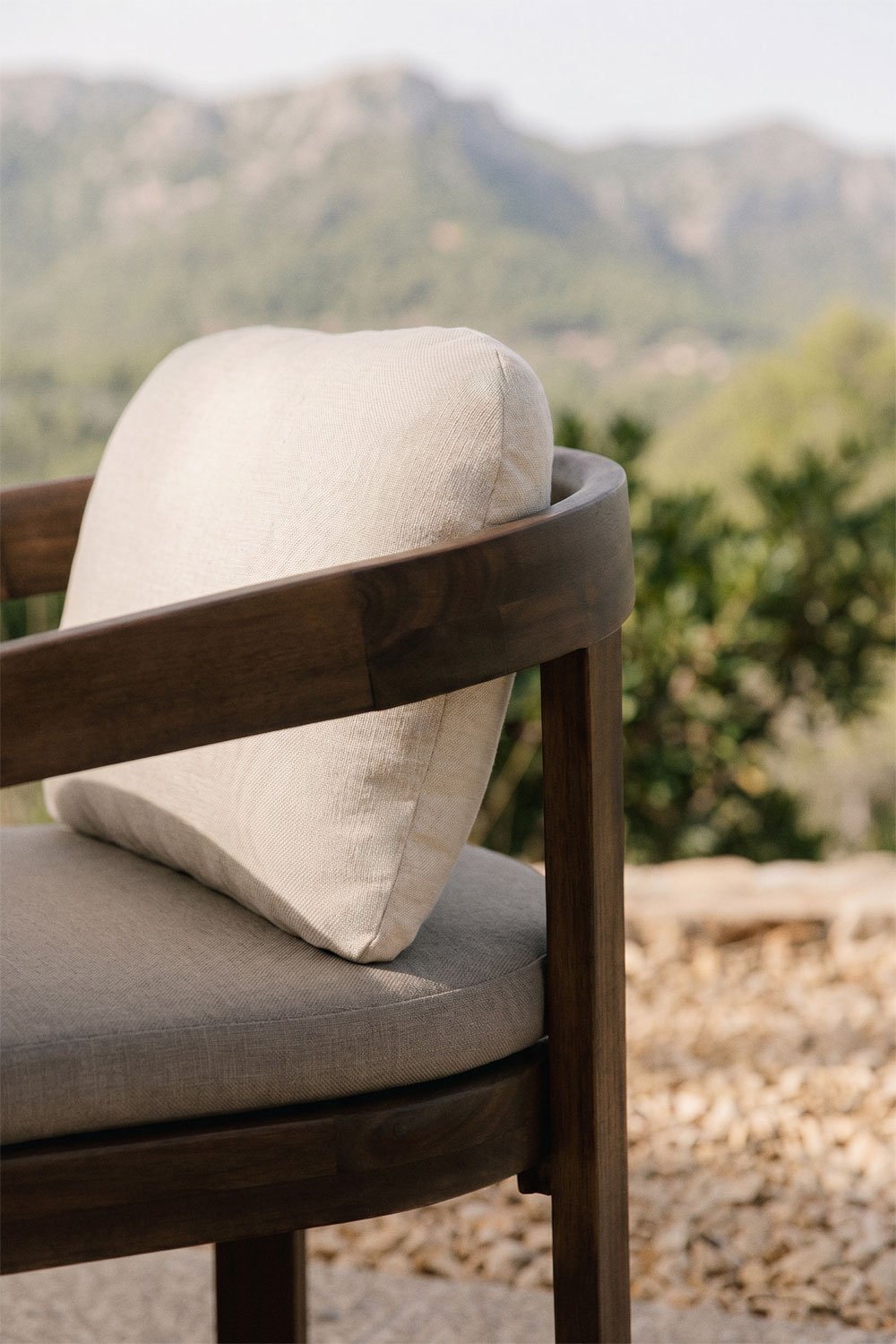 Silla de jardín con reposabrazos en madera de acacia Uleno , imagen de galer&iacute;a 2