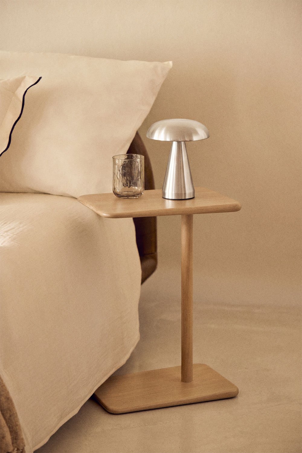 Mesita de noche 40x25 cm en madera Tinsley, imagen de galer&iacute;a 1