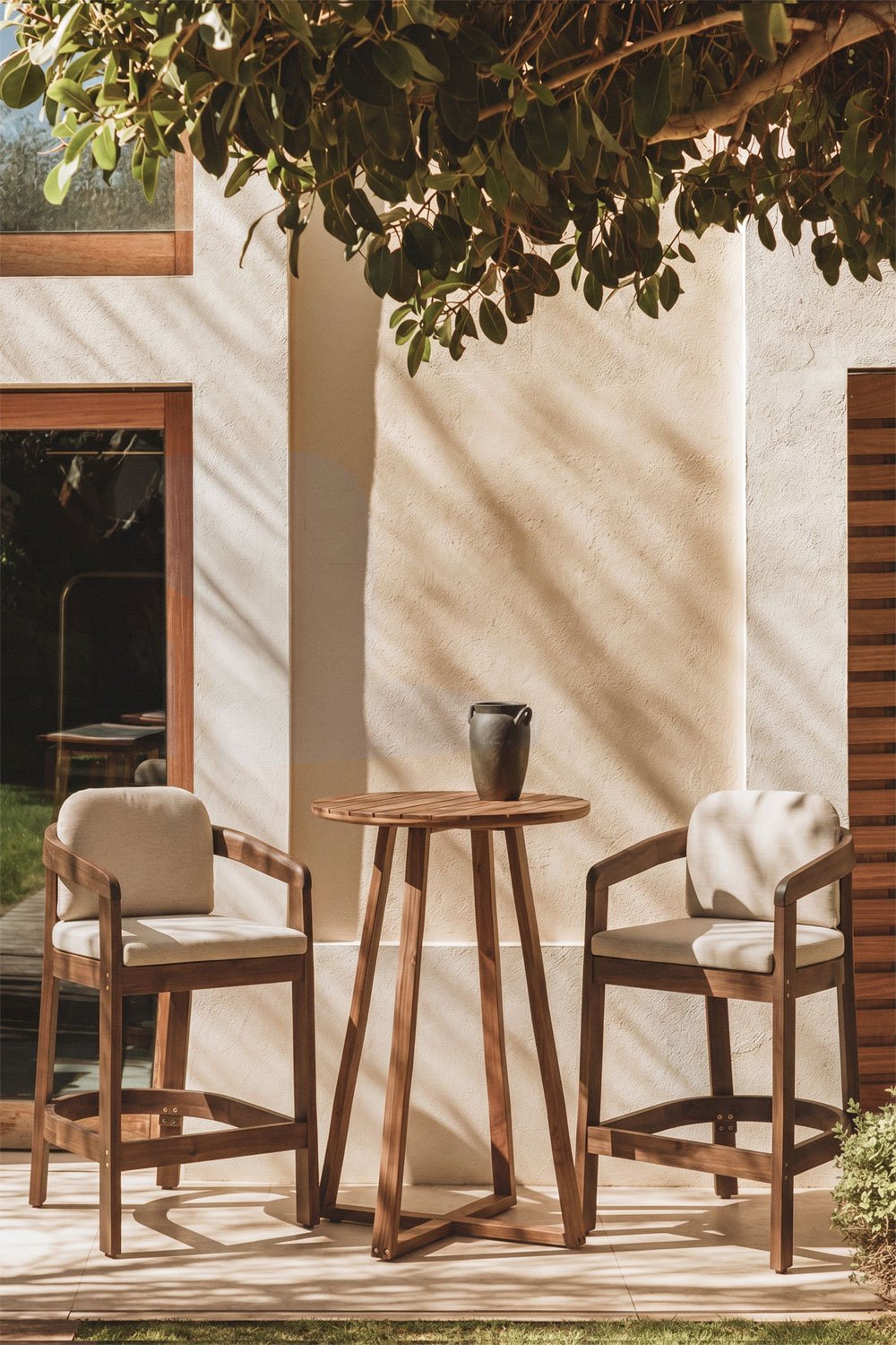Pack de 2 taburetes altos de jardín en madera de acacia Uleno, imagen de galer&iacute;a 1