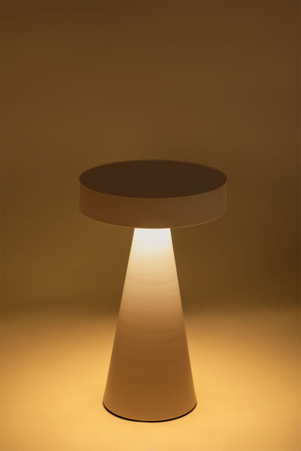 Lámpara de mesa LED inalámbrica en hierro Catinca, imagen de galer&iacute;a 3