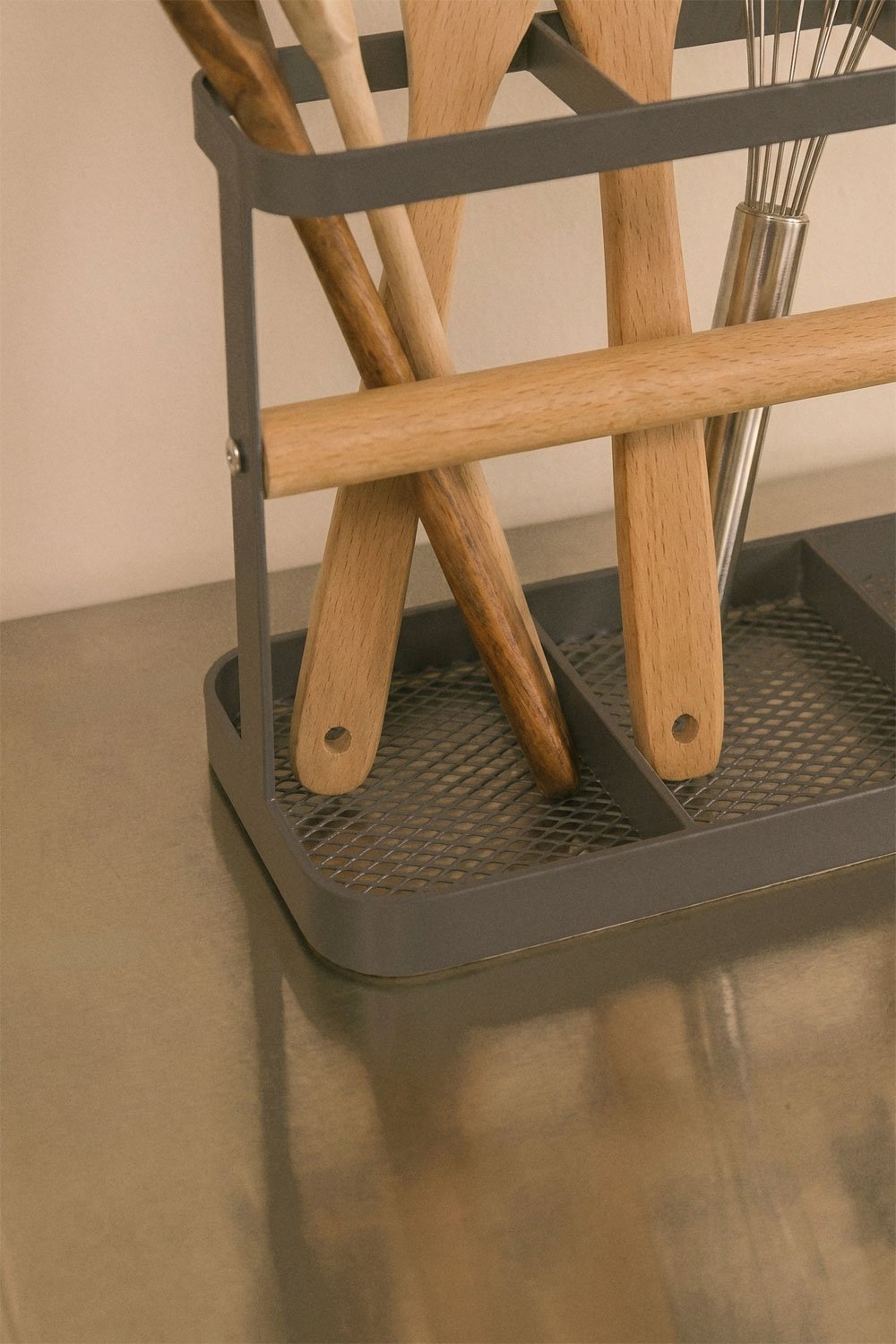 Organizador de utensilios de cocina en hierro y madera de caucho Celine, imagen de galer&iacute;a 2