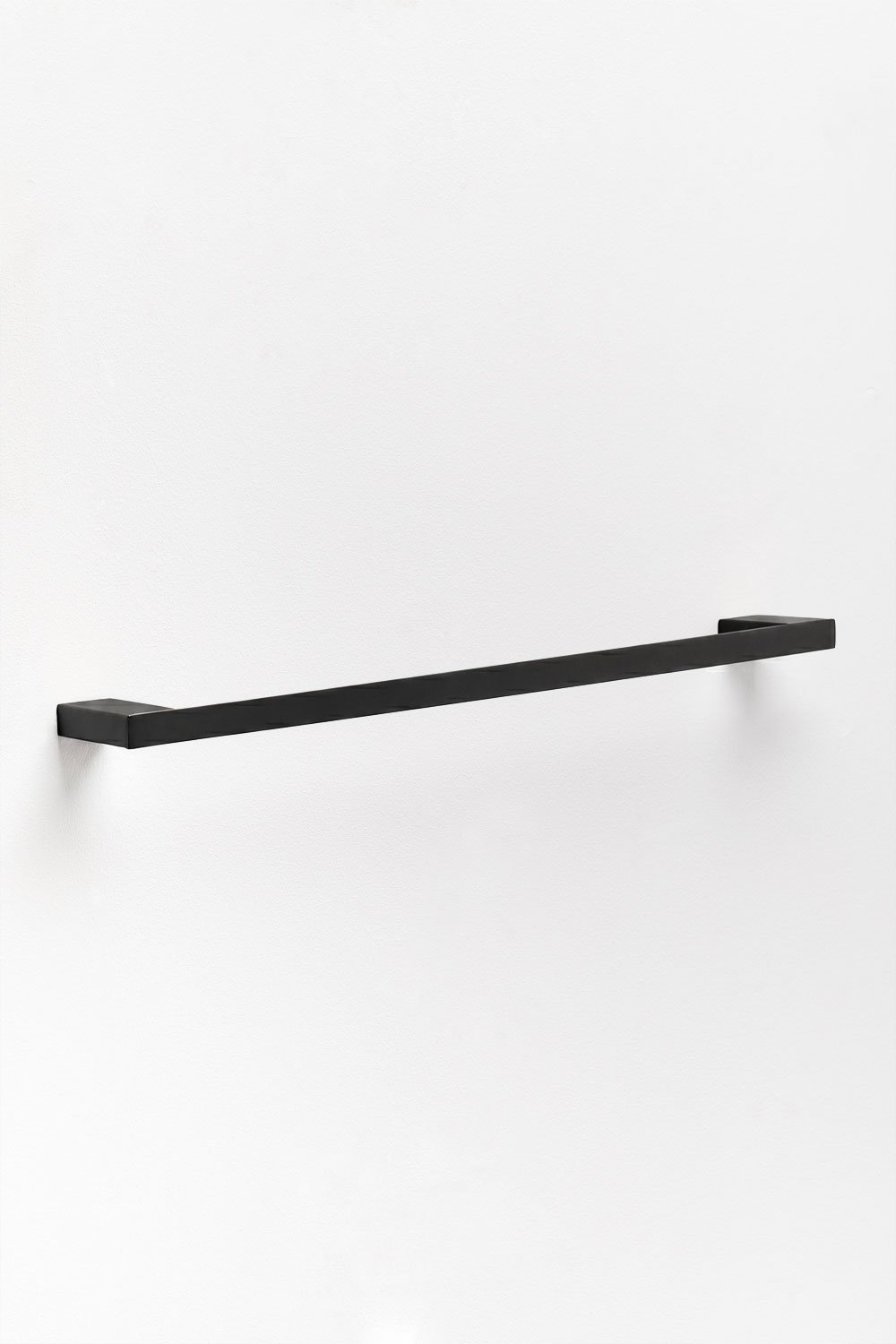Toallero de pared con barra 60 cm para baño en acero inoxidable negro mate Olvam, imagen de galer&iacute;a 3