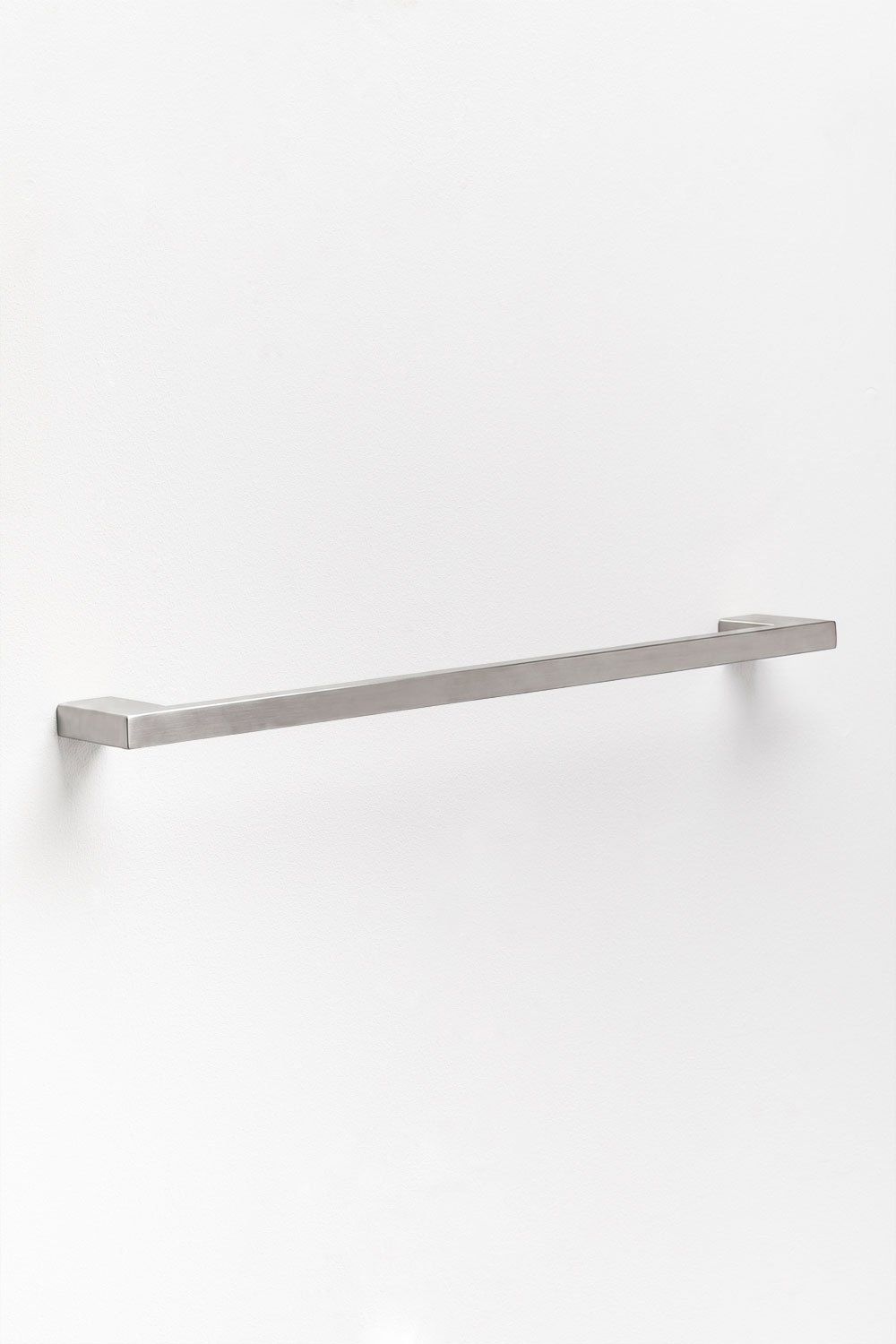 Toallero de pared con barra 60 cm para baño en acero inoxidable gris cepillado Olvam, imagen de galer&iacute;a 3