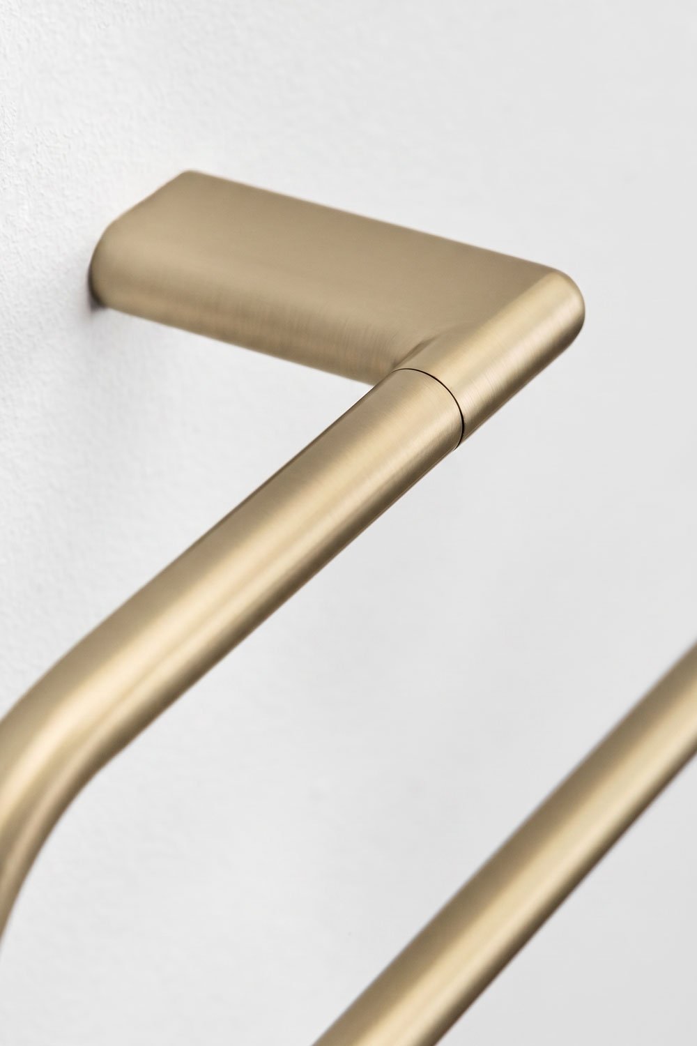 Toallero de pared con barra 30 cm para baño en acero inoxidable dorado cepillado Rovent, imagen de galer&iacute;a 5