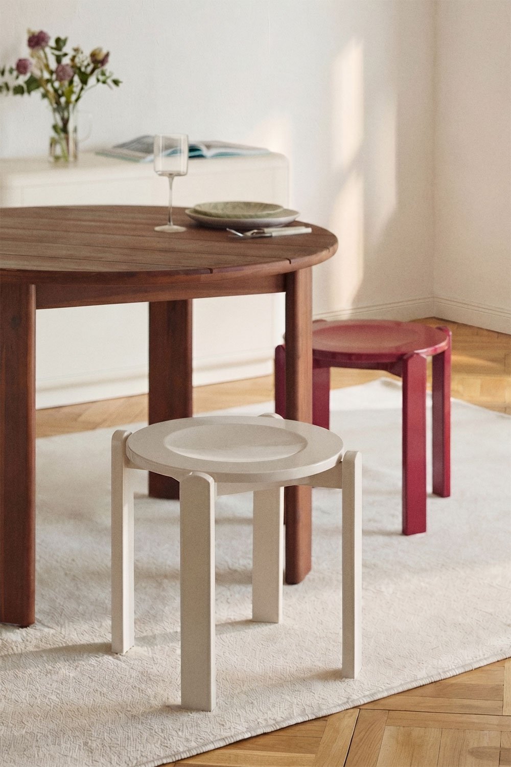 Pack de 2 taburetes bajos 45 cm en madera de roble Noreli, imagen de galer&iacute;a 1