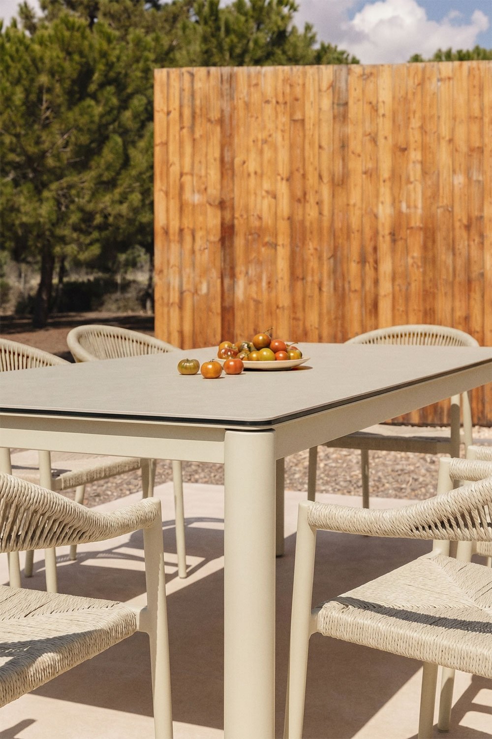 Mesa de jardín rectangular extensible en vidrio cerámico Sylvara, imagen de galer&iacute;a 3