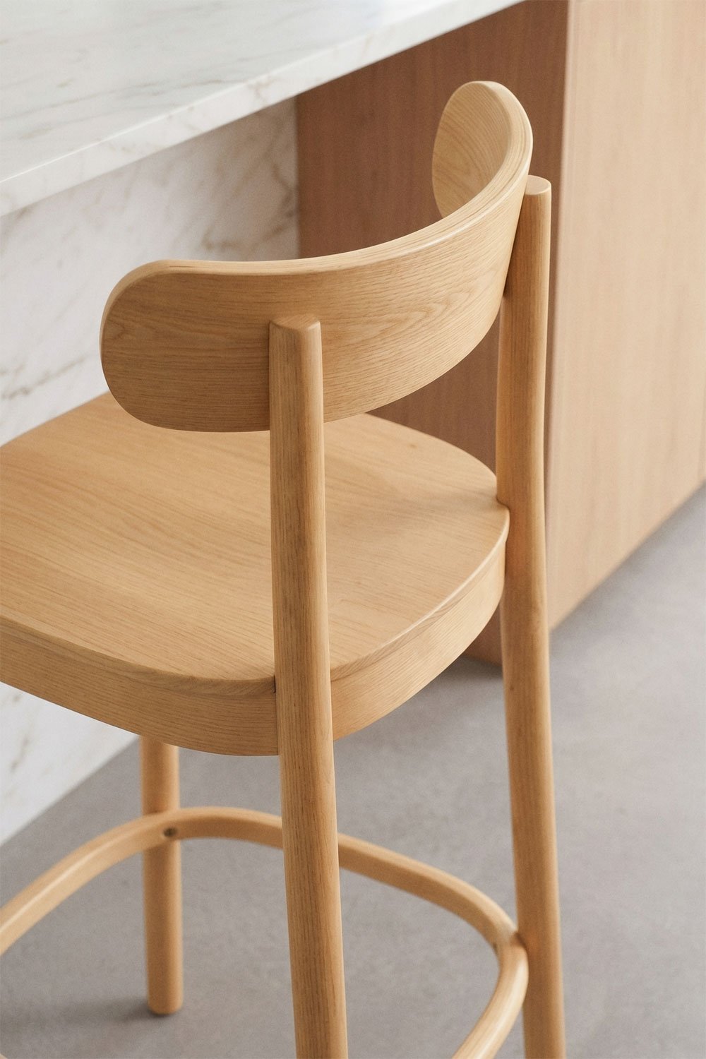 Taburete alto en madera Taleri, imagen de galer&iacute;a 2