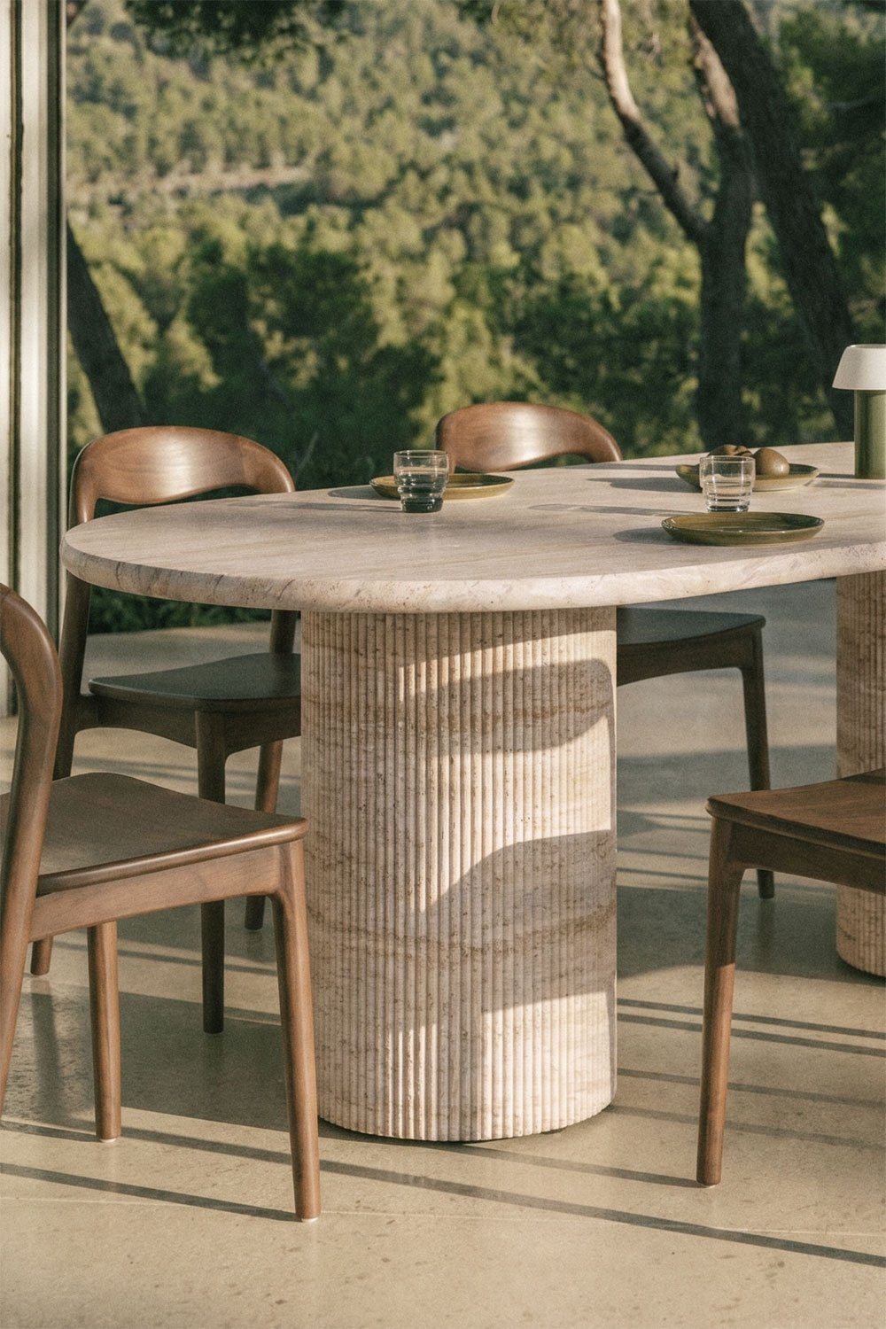 Mesa de jardín ovalada 220x100 cm en cemento look travertino Velia, imagen de galer&iacute;a 2