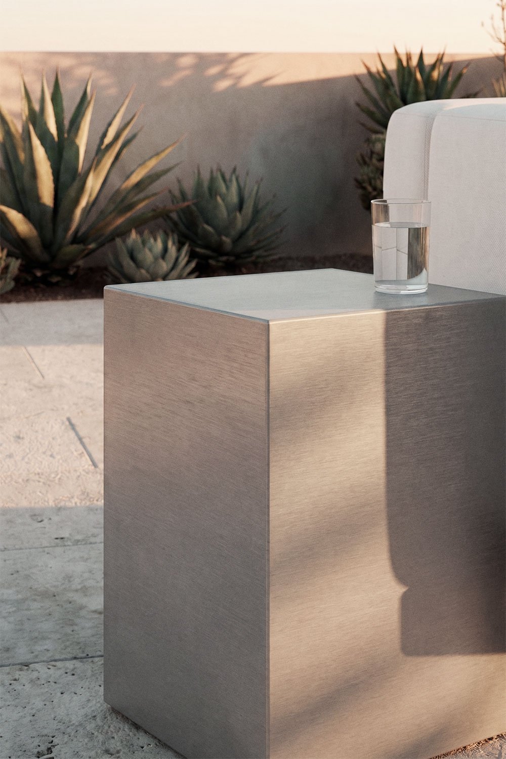 Mesa auxiliar para jardín cuadrada 35x35 cm en acero inoxidable Iuraima, imagen de galer&iacute;a 2
