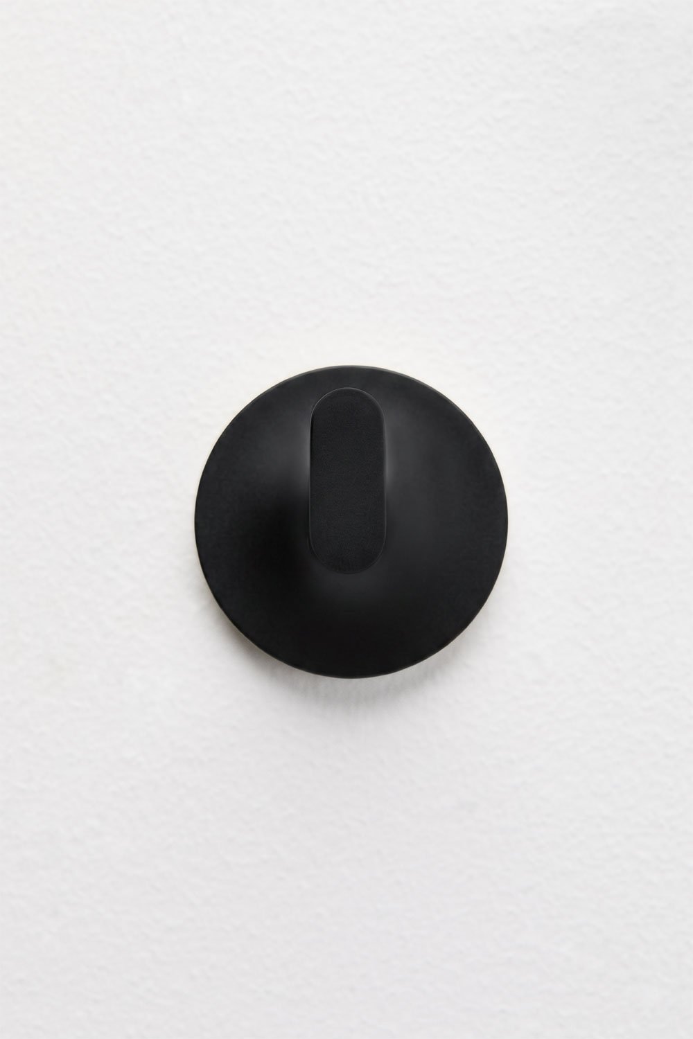Percha adhesiva para baño en acero inoxidable negro mate Caldrumi, imagen de galer&iacute;a 4