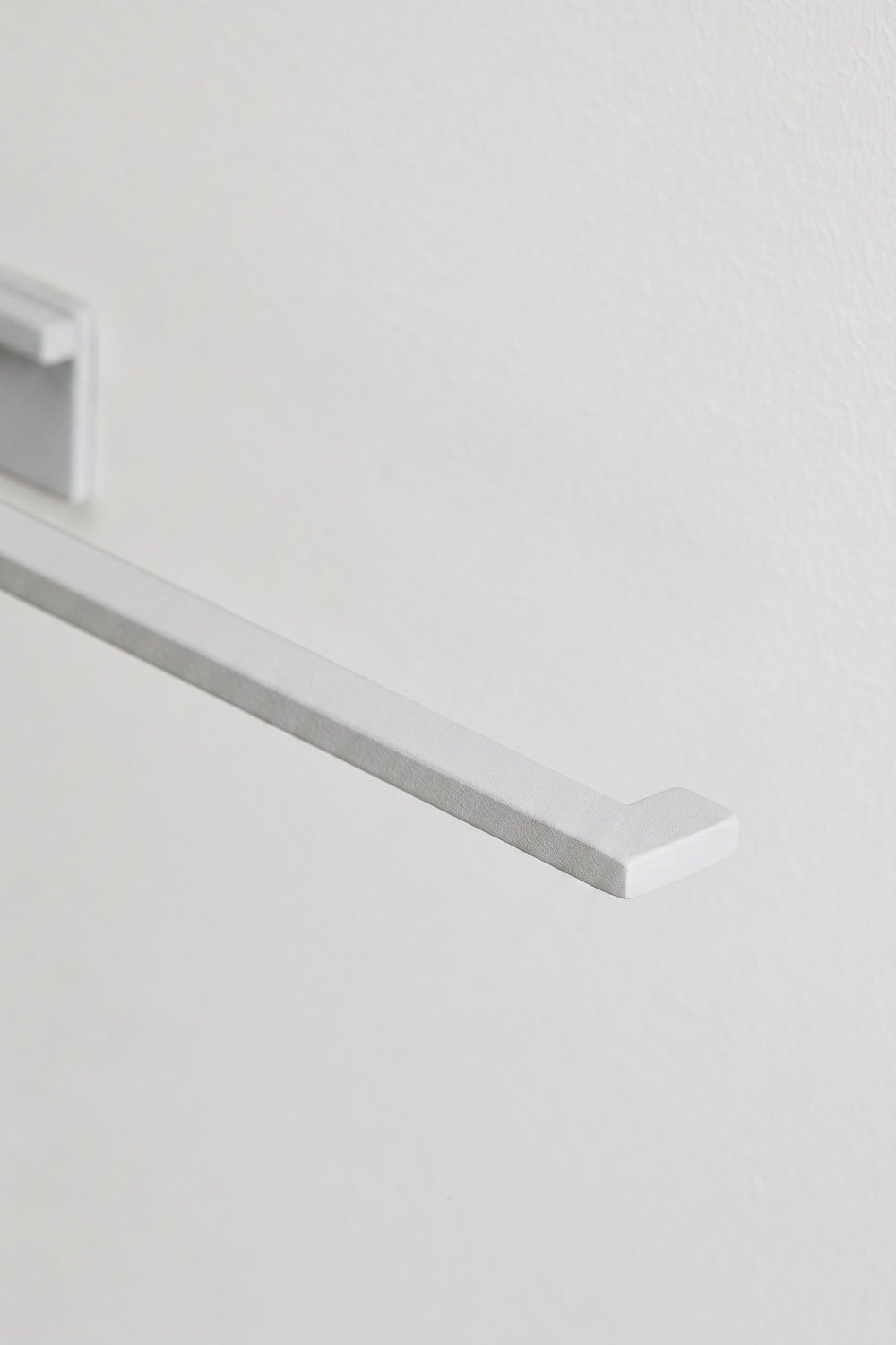 Toallero adhesivo de pared con barra 30 cm para baño en acero inoxidable blanco Jalter, imagen de galer&iacute;a 6