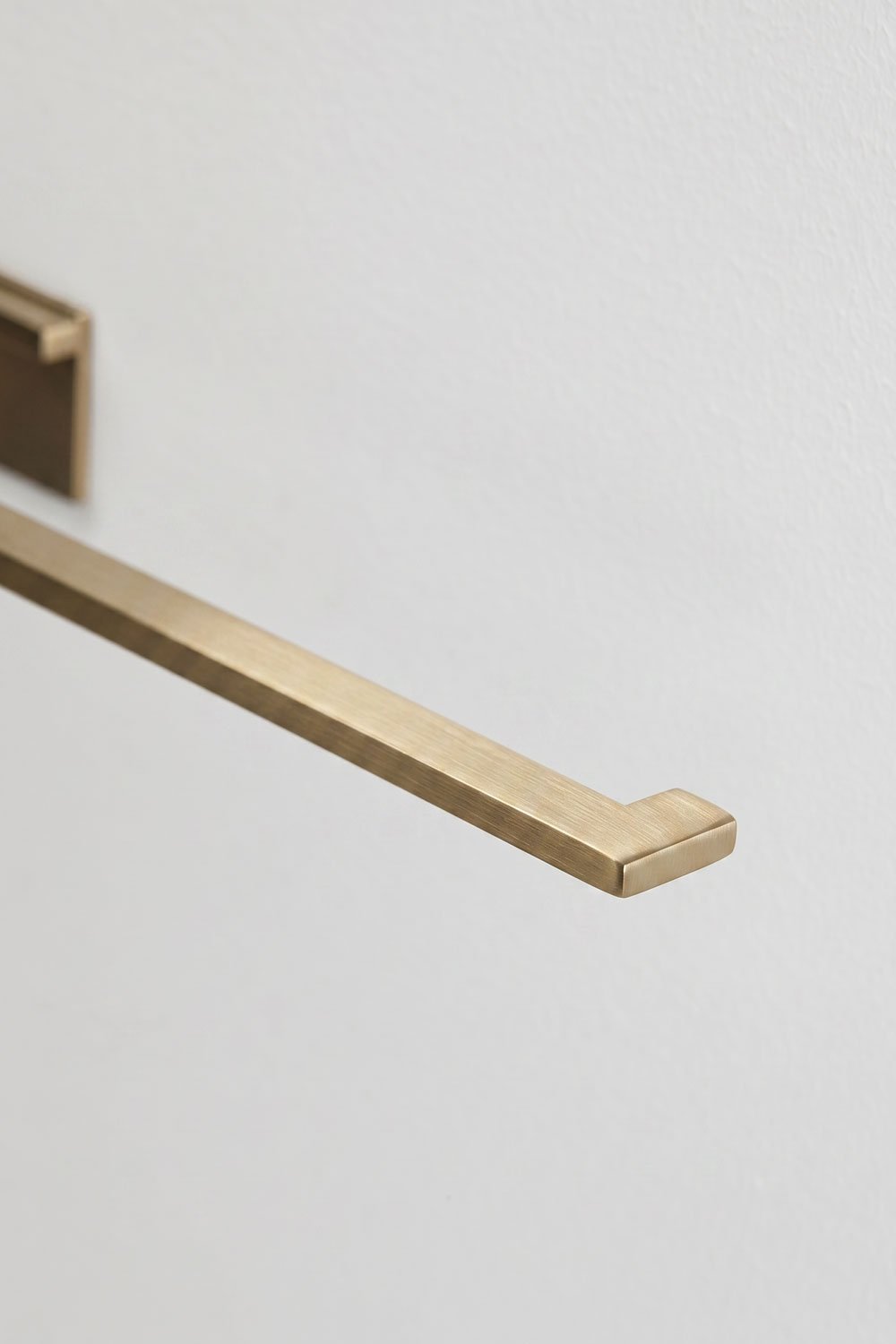 Toallero adhesivo de pared con barra 30 cm para baño en acero inoxidable dorado cepillado Jalter, imagen de galer&iacute;a 6