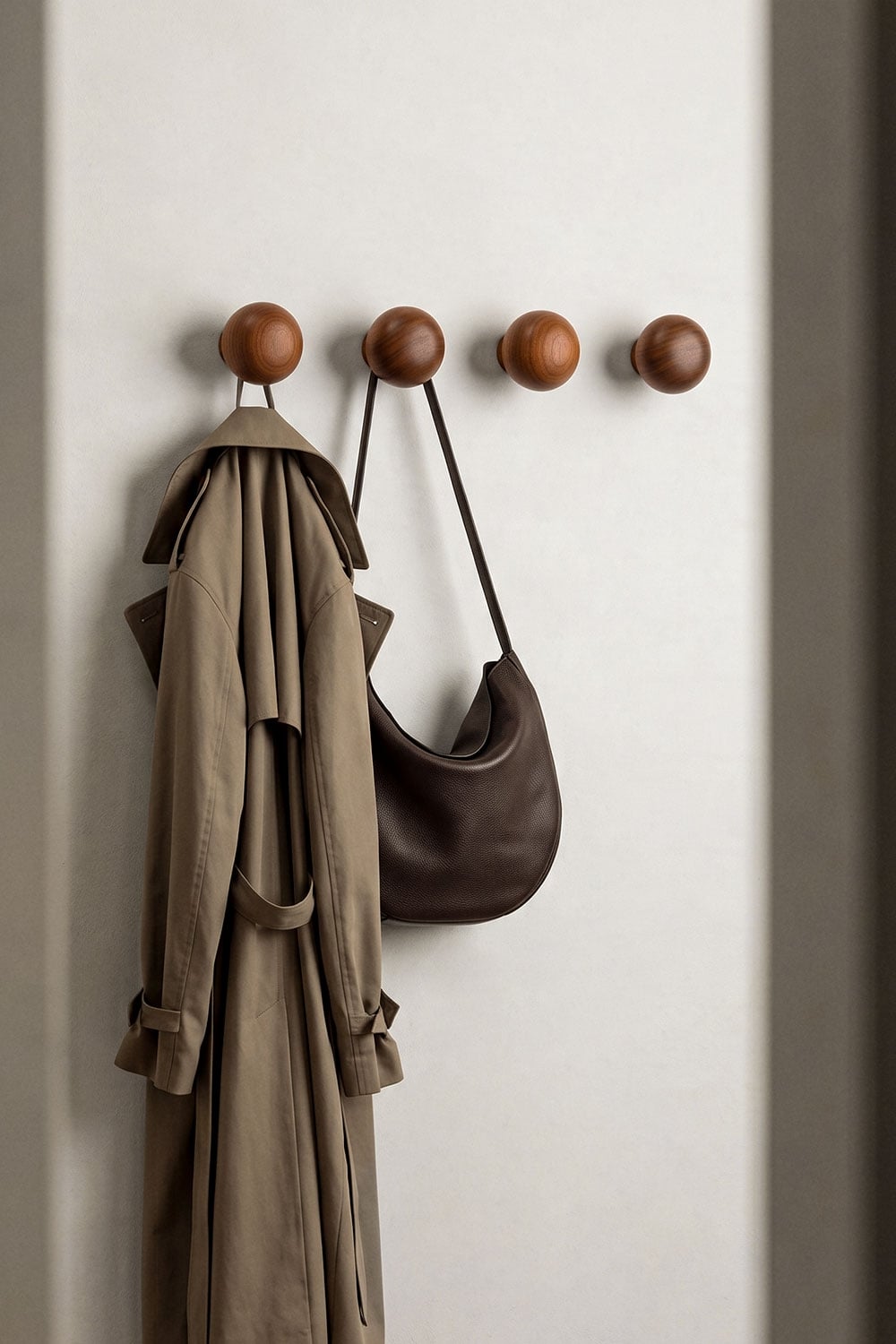 Pack de 4 percheros de pared en madera Crel, imagen de galer&iacute;a 1