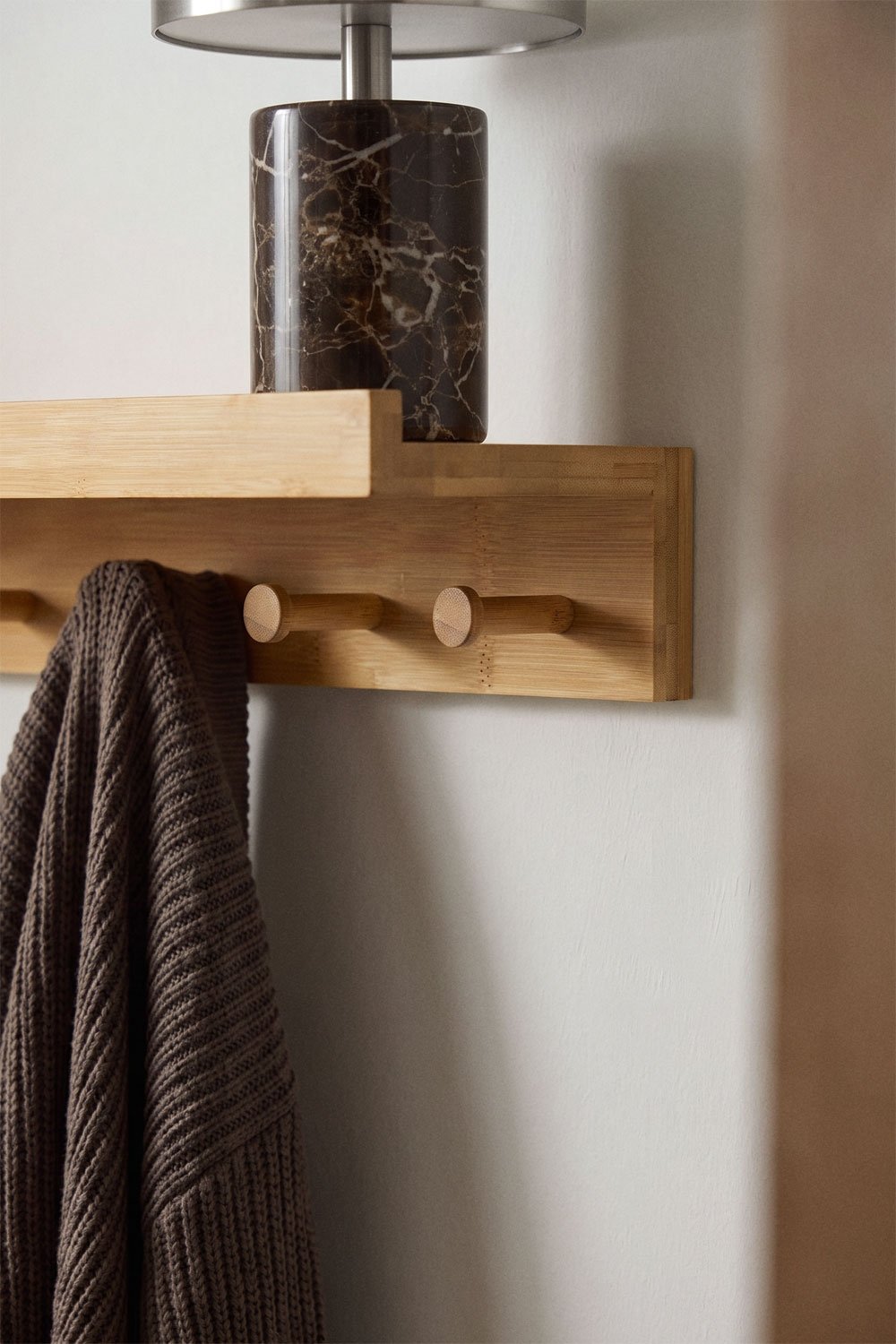 Perchero de pared con estante ↔︎ 60 cm en bambú Dareija, imagen de galer&iacute;a 2