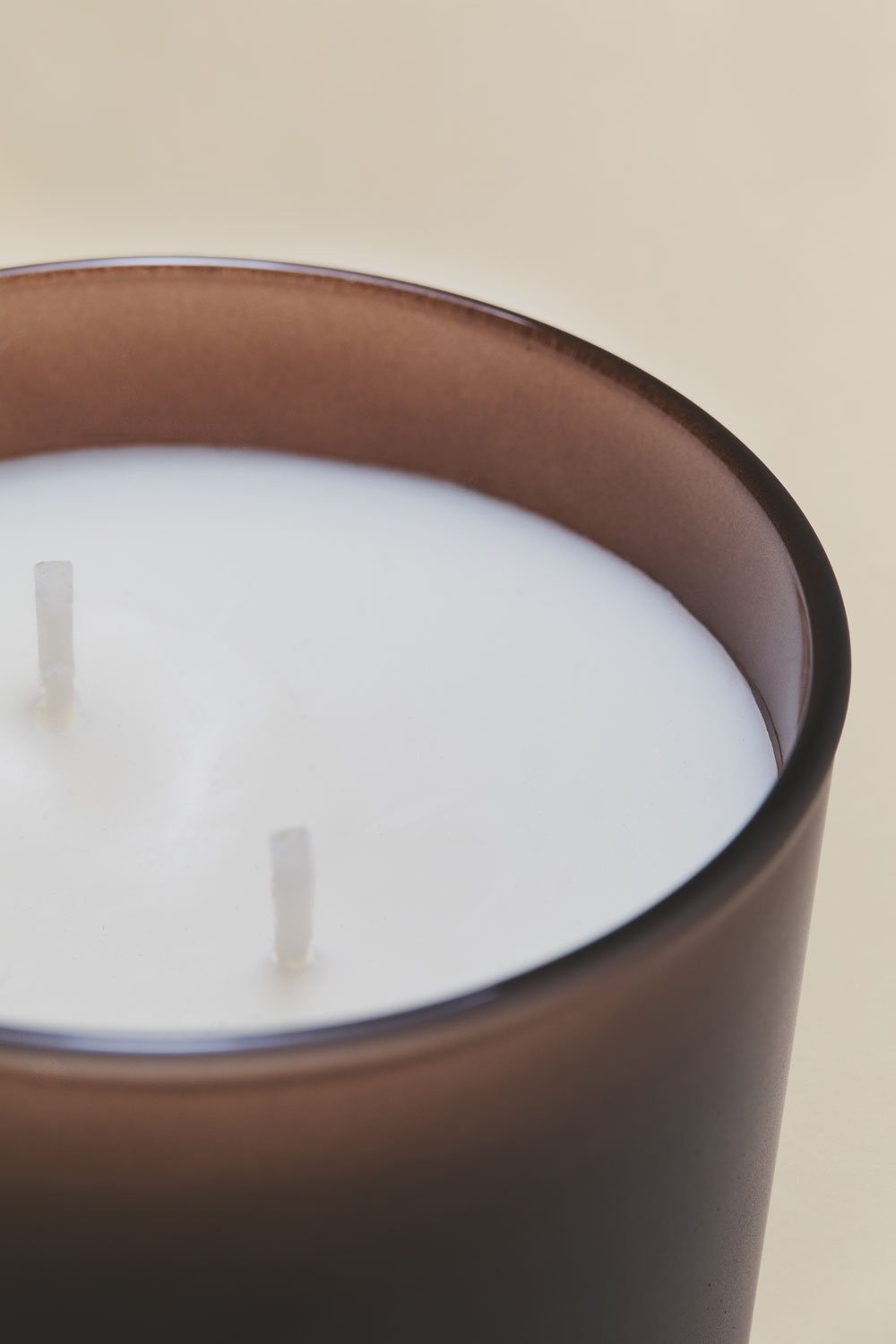 Vela aromática en vidrio Amber Woods, imagen de galer&iacute;a 5