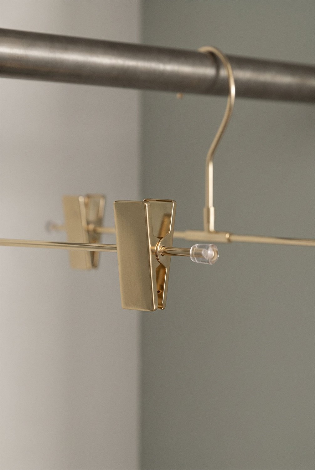 Pack de 6 perchas con pinza en acero Gärde , imagen de galer&iacute;a 2