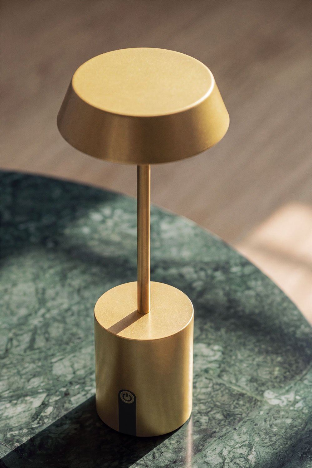 Lámpara de mesa LED inalámbrica Uliana, imagen de galer&iacute;a 3