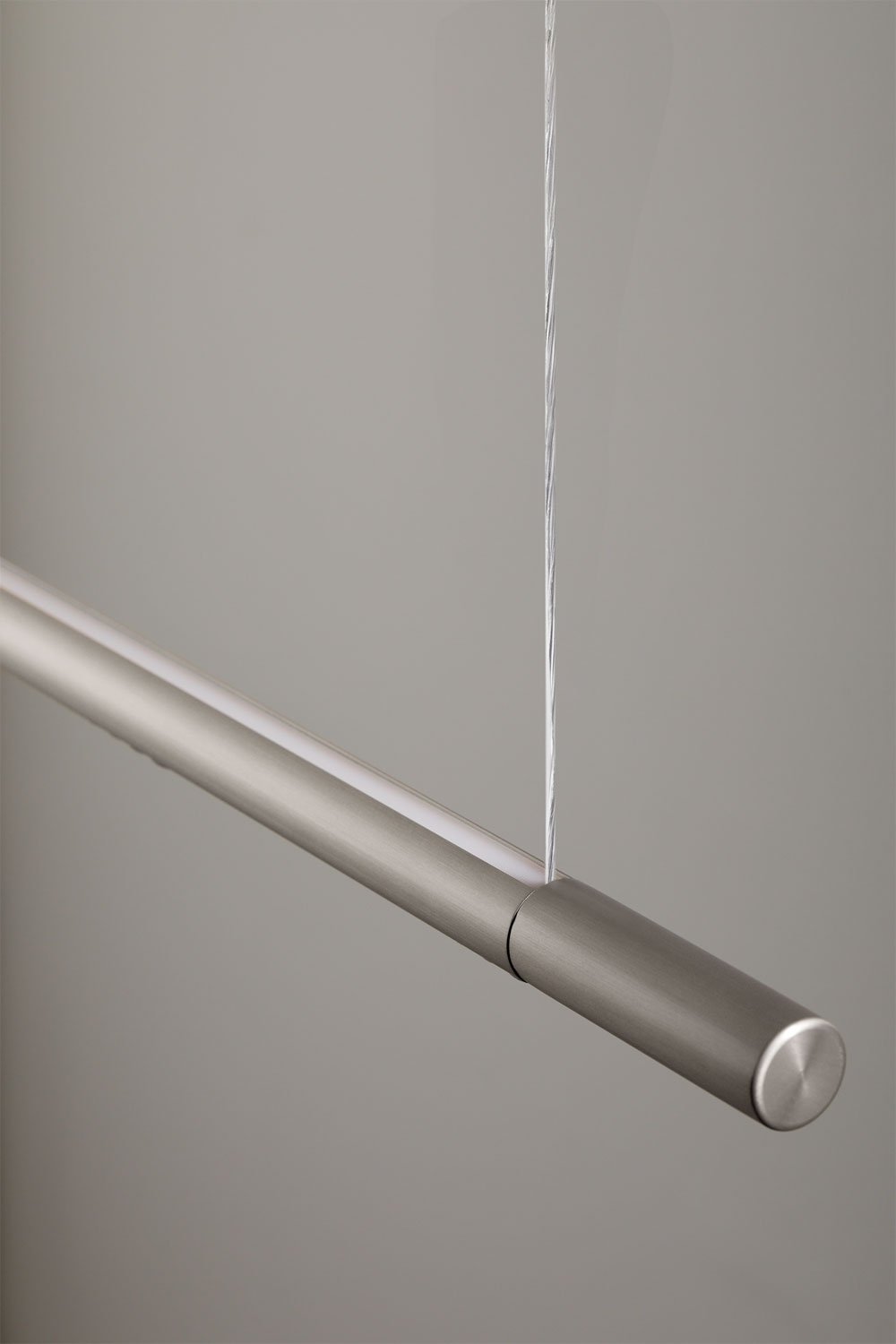 Lámpara de techo colgante lineal LED 120 cm con luz indirecta en aluminio Lirela, imagen de galer&iacute;a 7