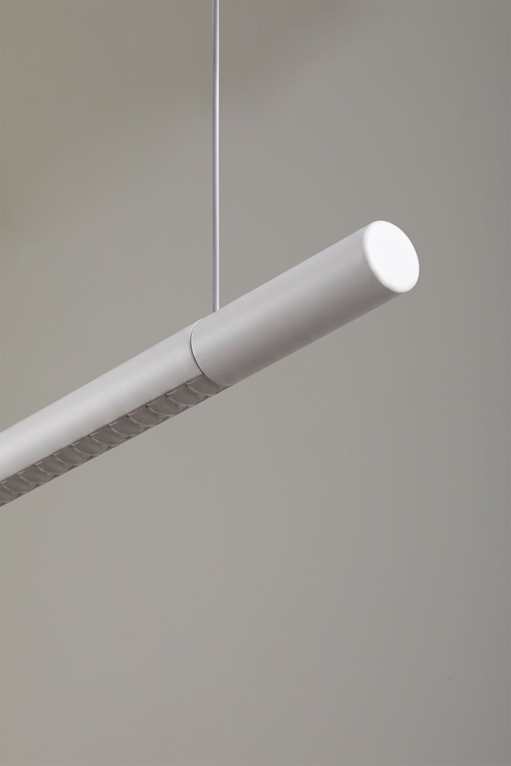 Lámpara de techo colgante lineal LED 120 cm con luz indirecta en aluminio Lirela, imagen de galer&iacute;a 5